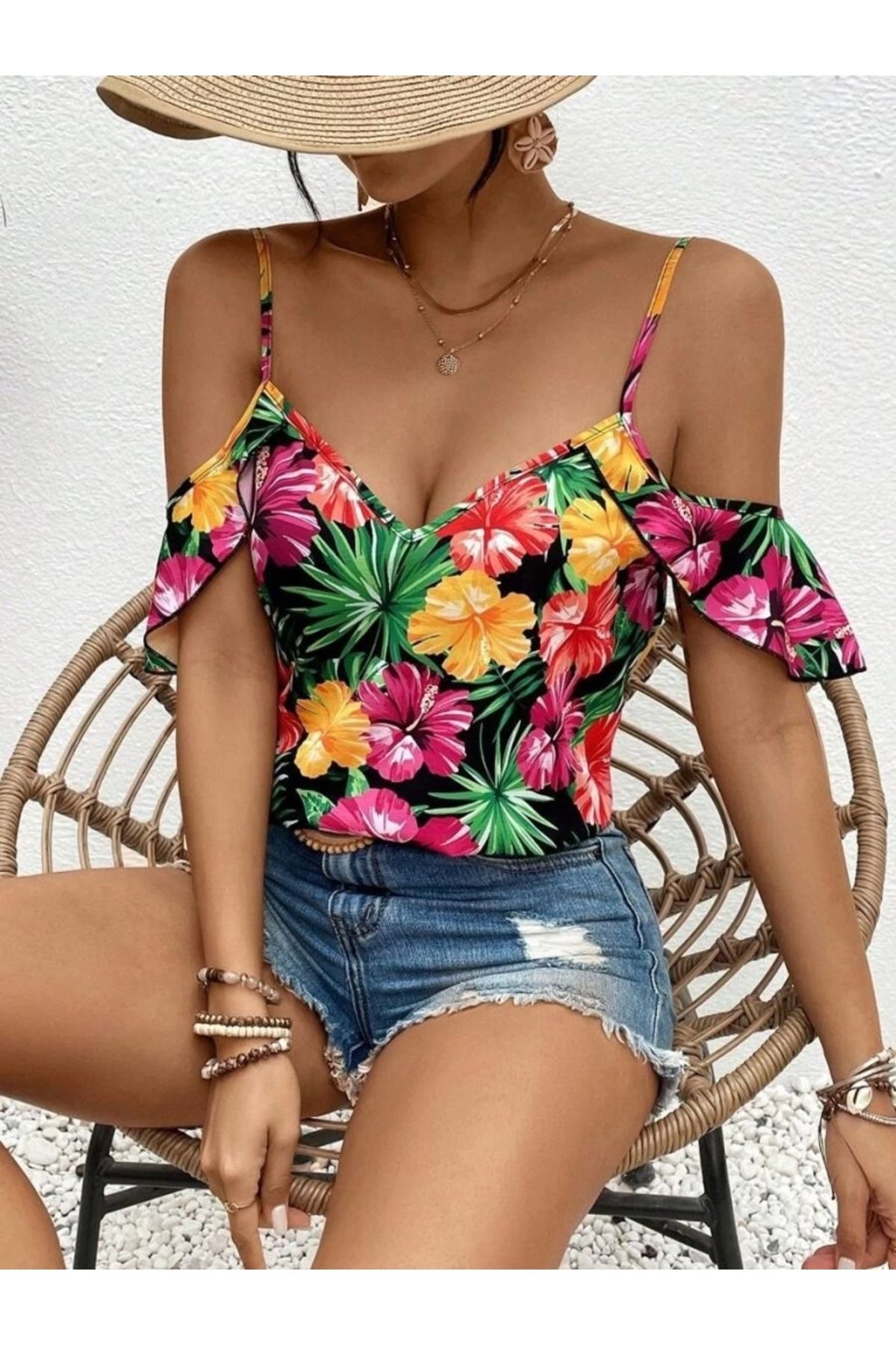 Butik Kadın Askılı Omuzlardan Açık çiçek Baskılı Bluz