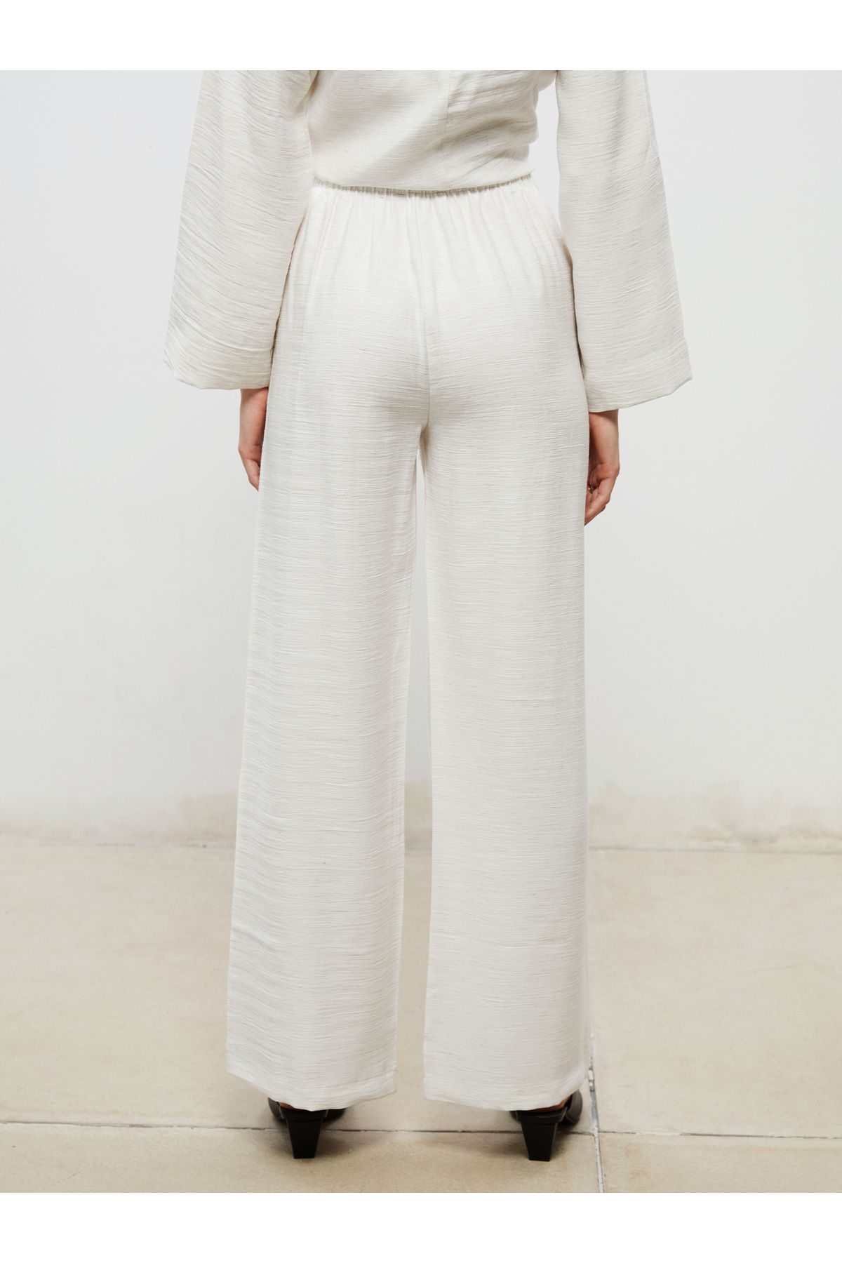 LC Waikiki-Pantaloni de damă cu aspect de in cu talie elastică 4