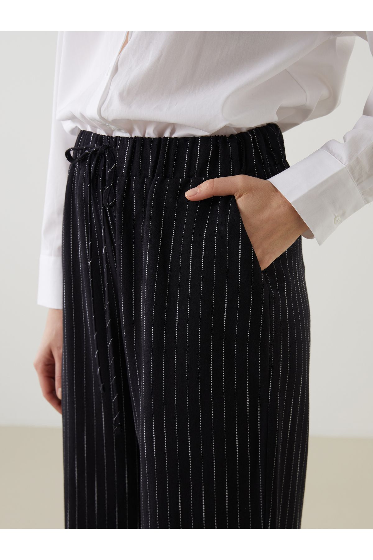 LC Waikiki-Pantaloni de damă în amestec de in cu dungi cu talie elastică 3