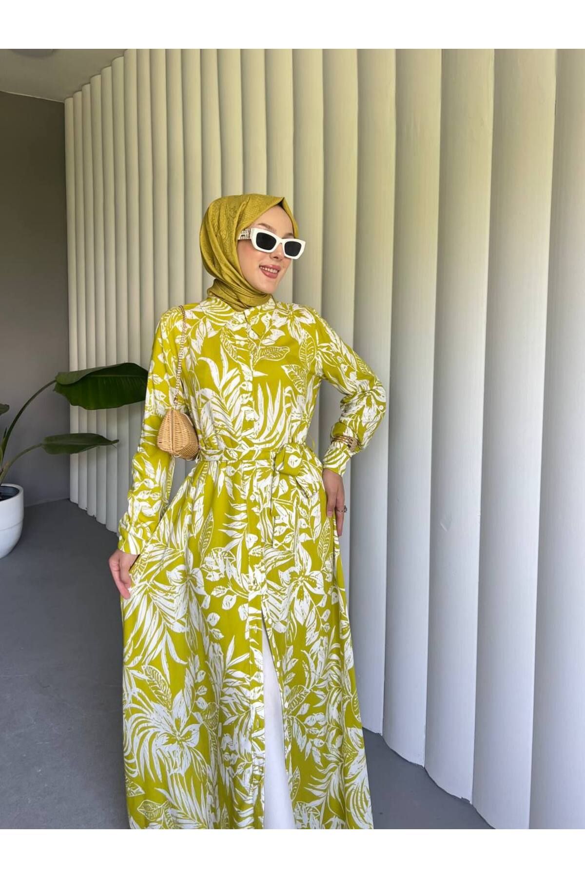 bcstylshfashion Tropikal Desenli Kuşaklı Elbise