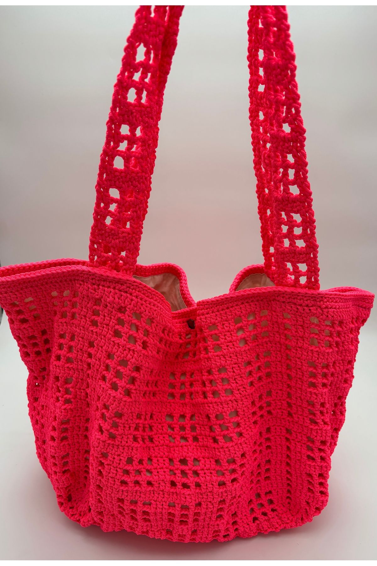 kumasfabrik El örgüsü plaj çantası/Astarlı/ fermuarlı iç cepli/ çıt çıt detaylı/neon pembe(30x40cm)