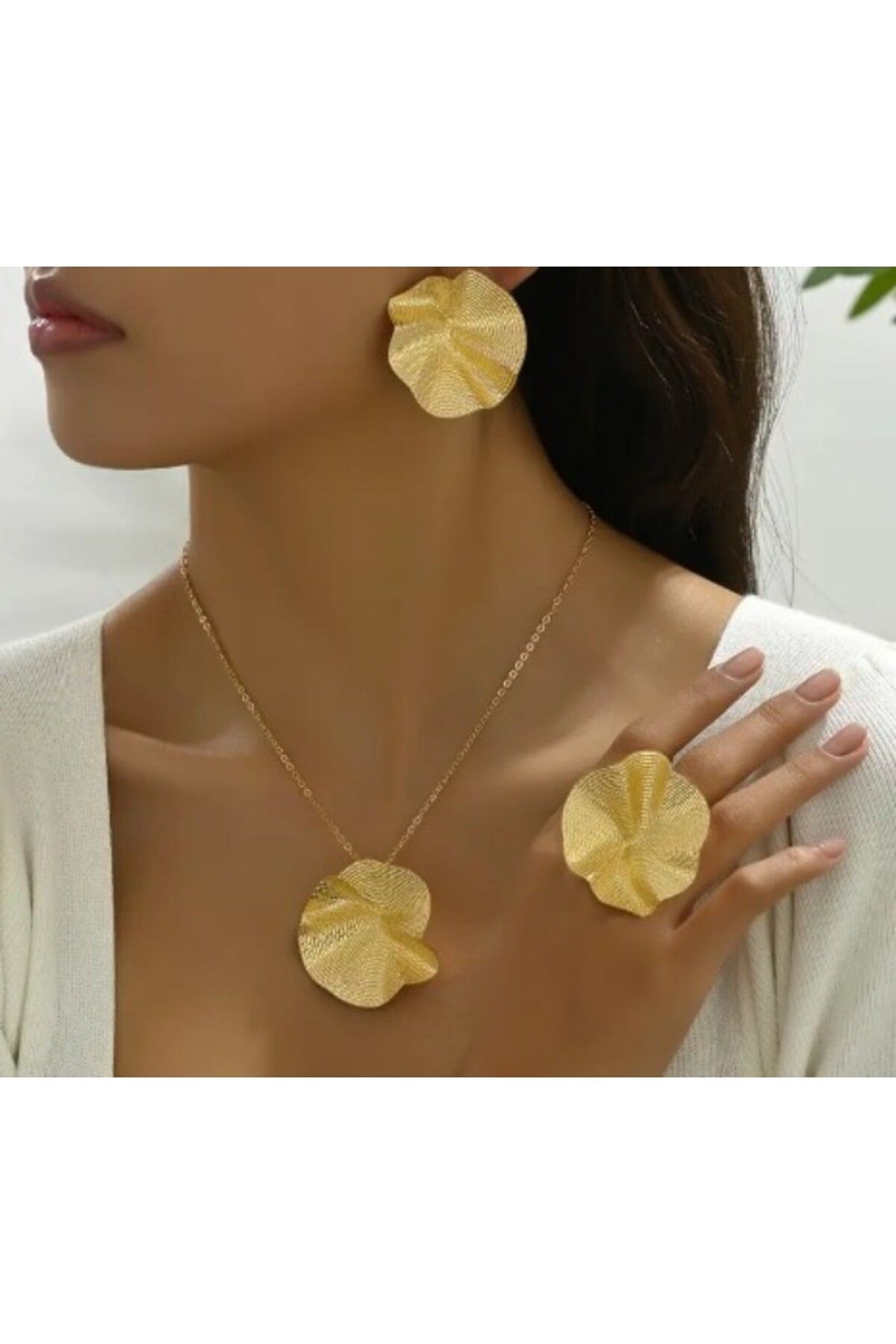 SE Jewellery Collection Selin Ersoy Kadın Gold Yaprak Formlu Büyük Takı Seti – Kolye, Küpe ve Yüzük 3’lü Set