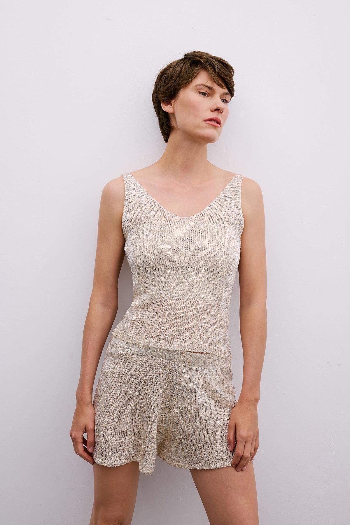 Rue Studio Gold Payetli V Yaka Rahat Ekru Crop Bluz