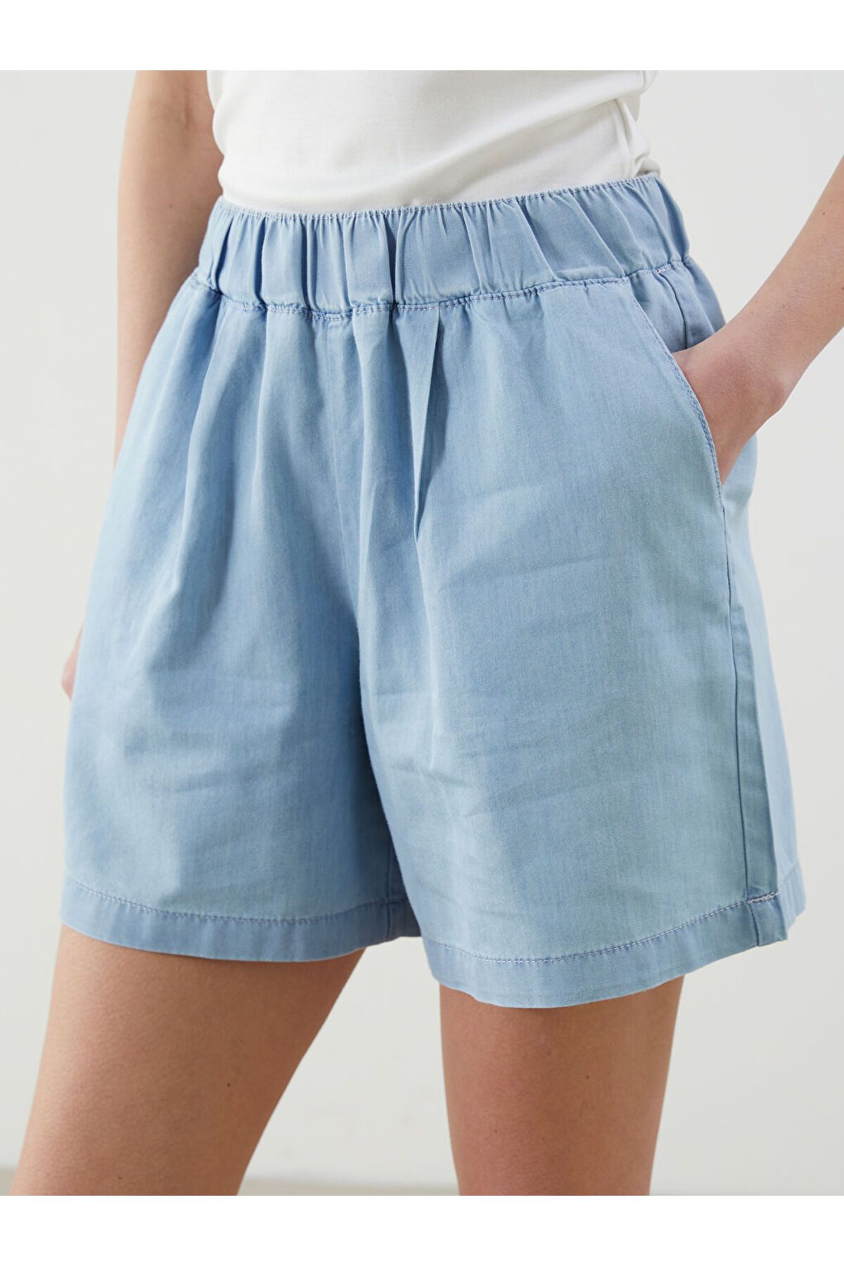 LC Waikiki-Sparkling Selections from Shining Store |   Beige Women's Jean Shorts with Elastic Waist 3