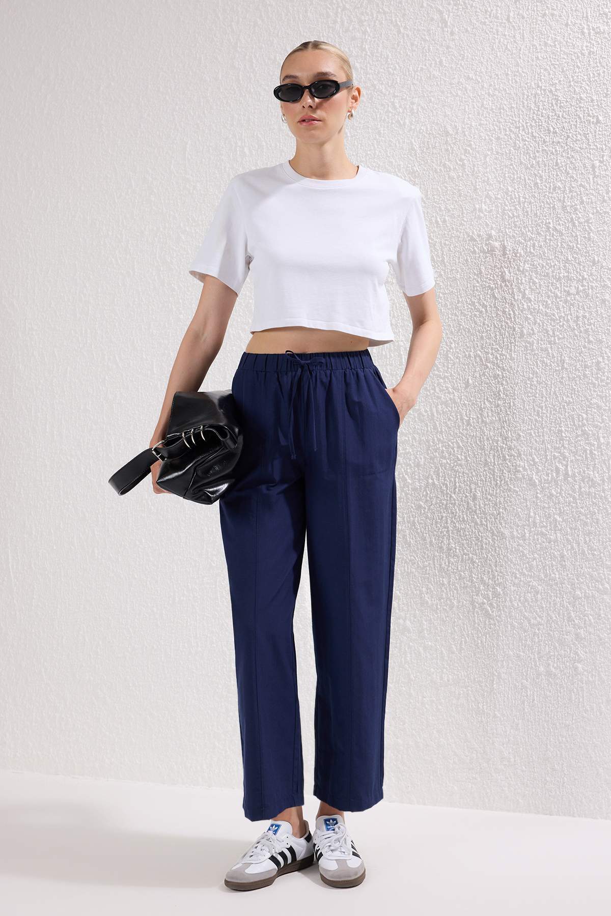 Trendyolmilla  Lacivert Mat Dokulu Beli Lastikli Pantolon TWOSS25PL00120