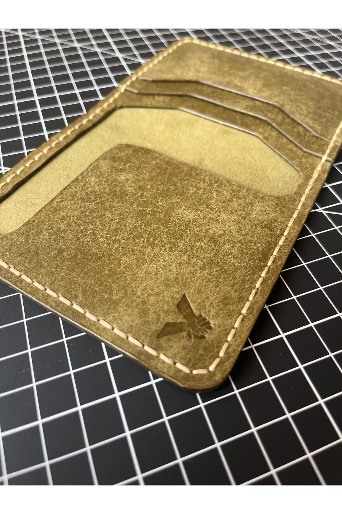 HAT Leather Gerçek Italyan Derisinden Modern ''axxer'' Bifold Cüzdan- Haki