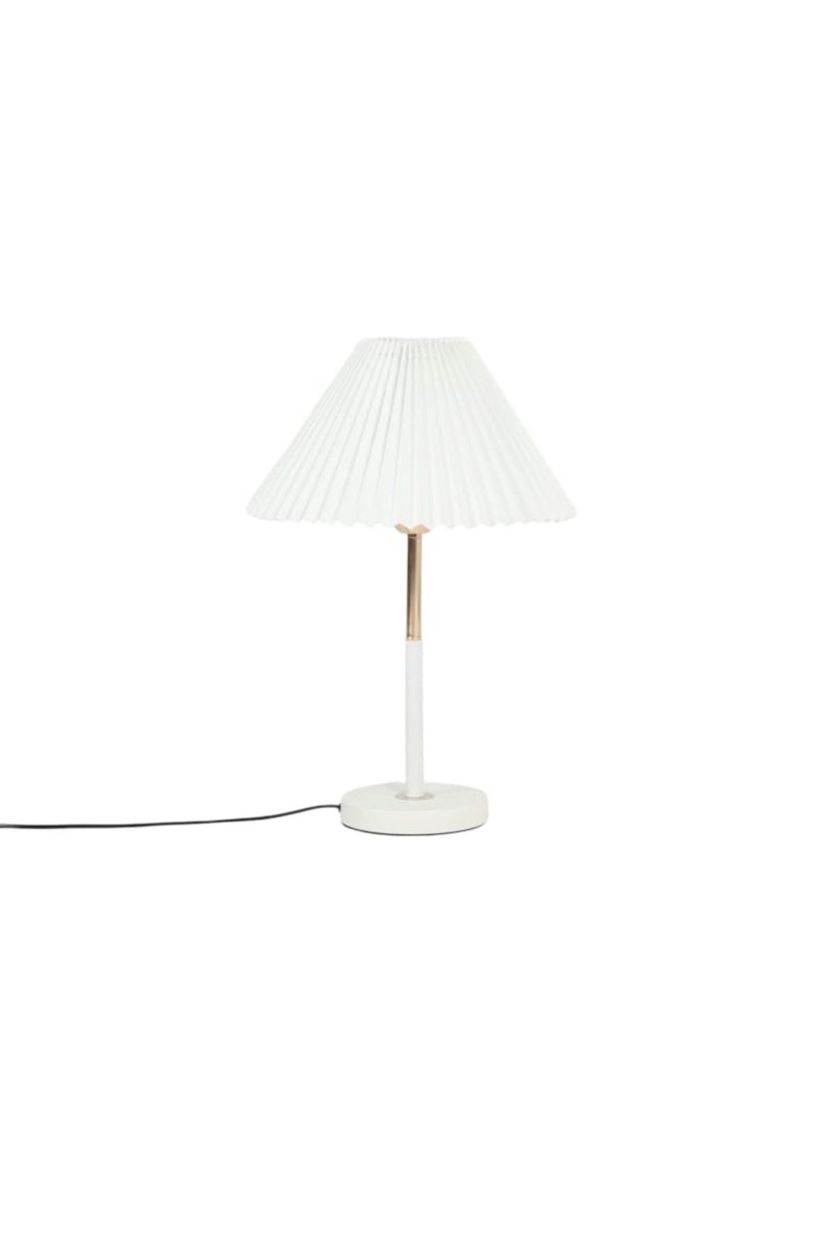 Gerenic-A distinctive lampshade with a design that adds elegance and sophistication to the surrounding decor. 2
