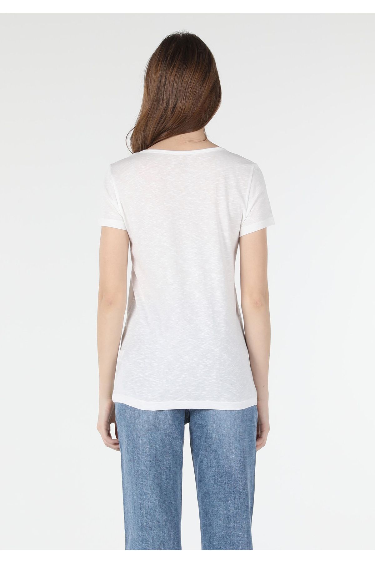 Colin's-Regular Fit V Neck Knitted Women's White Short Sleeve T-shirt Cl1034536 2