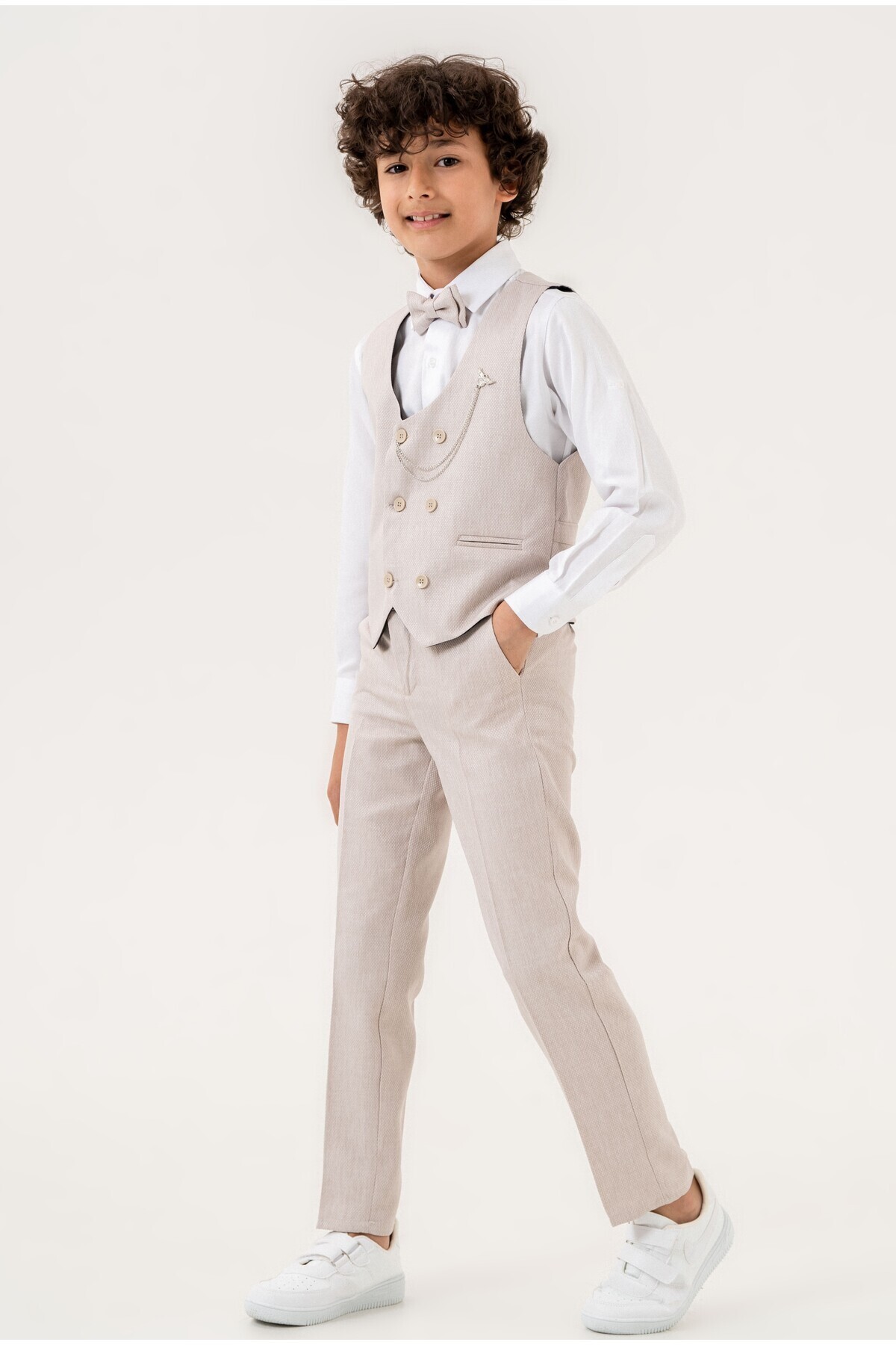 Atlas Kids Erkek Çocuk Smokin Takım Elbise – Pantolonlu Yelekli Papyonlu Gömlekli Zincirli 5’li Set fotoğrafı 7 (önizleme)