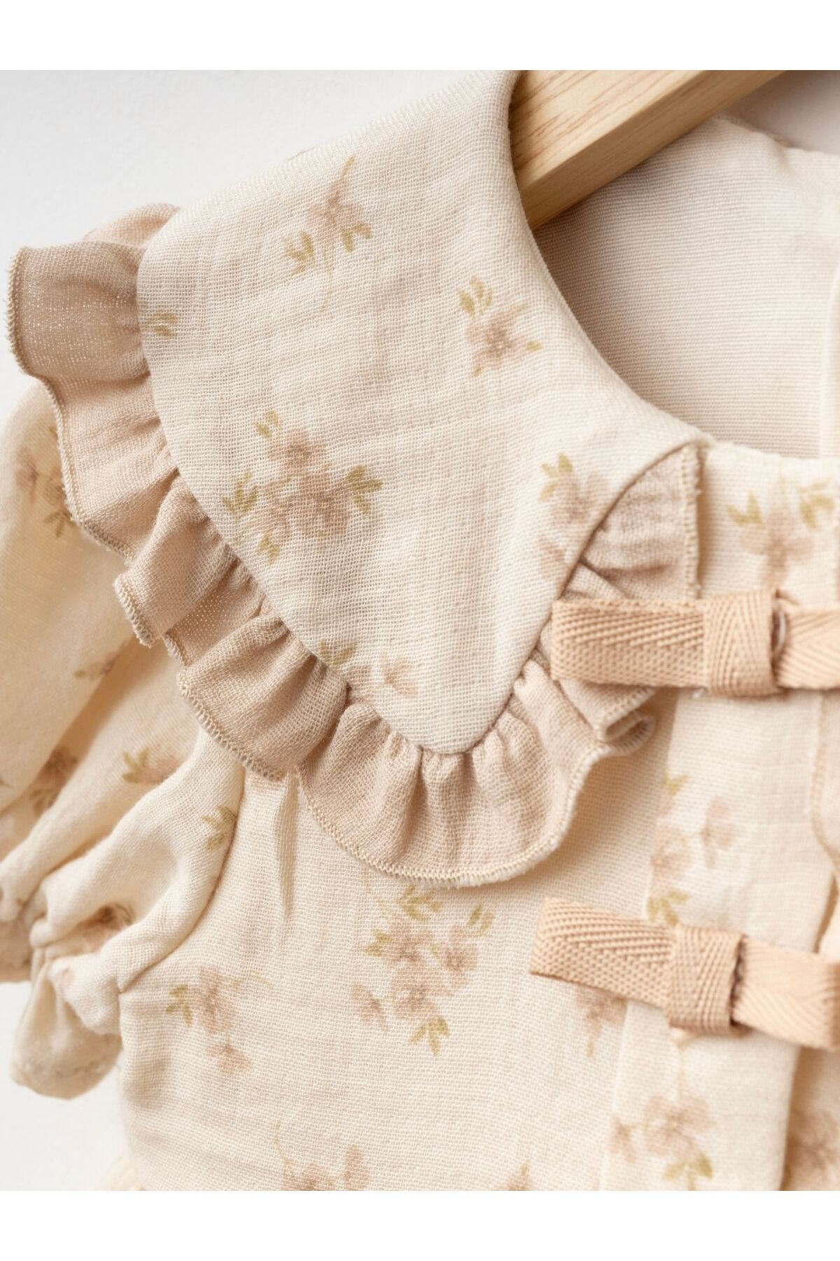 Cherrys Bebek Fiyonklu Müslin Elbise fotoğrafı 2 (önizleme)