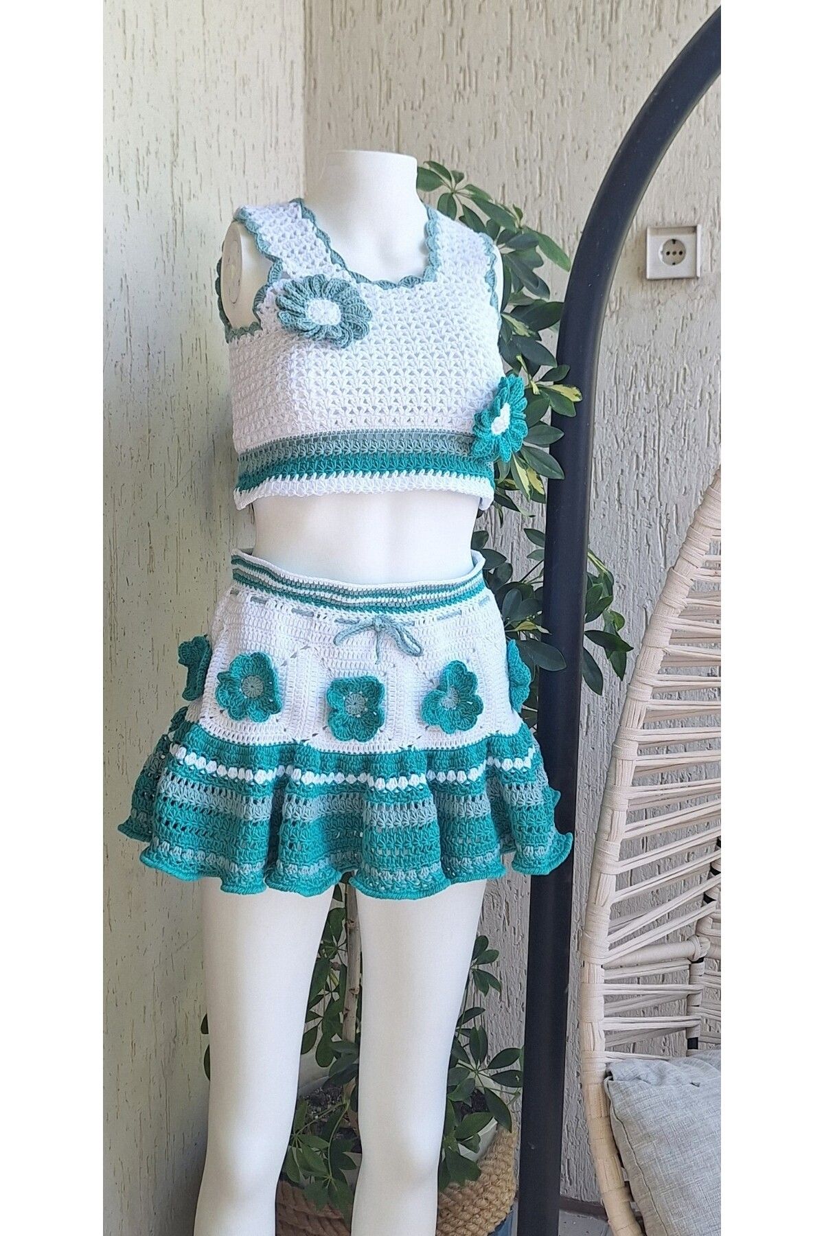 Butik Kadın Beyaz Yeşil Ve Tonları Pamuklu Ip Hand Made El Örgüsü Kolsuz Crop Bluz Kısa Etek Takım