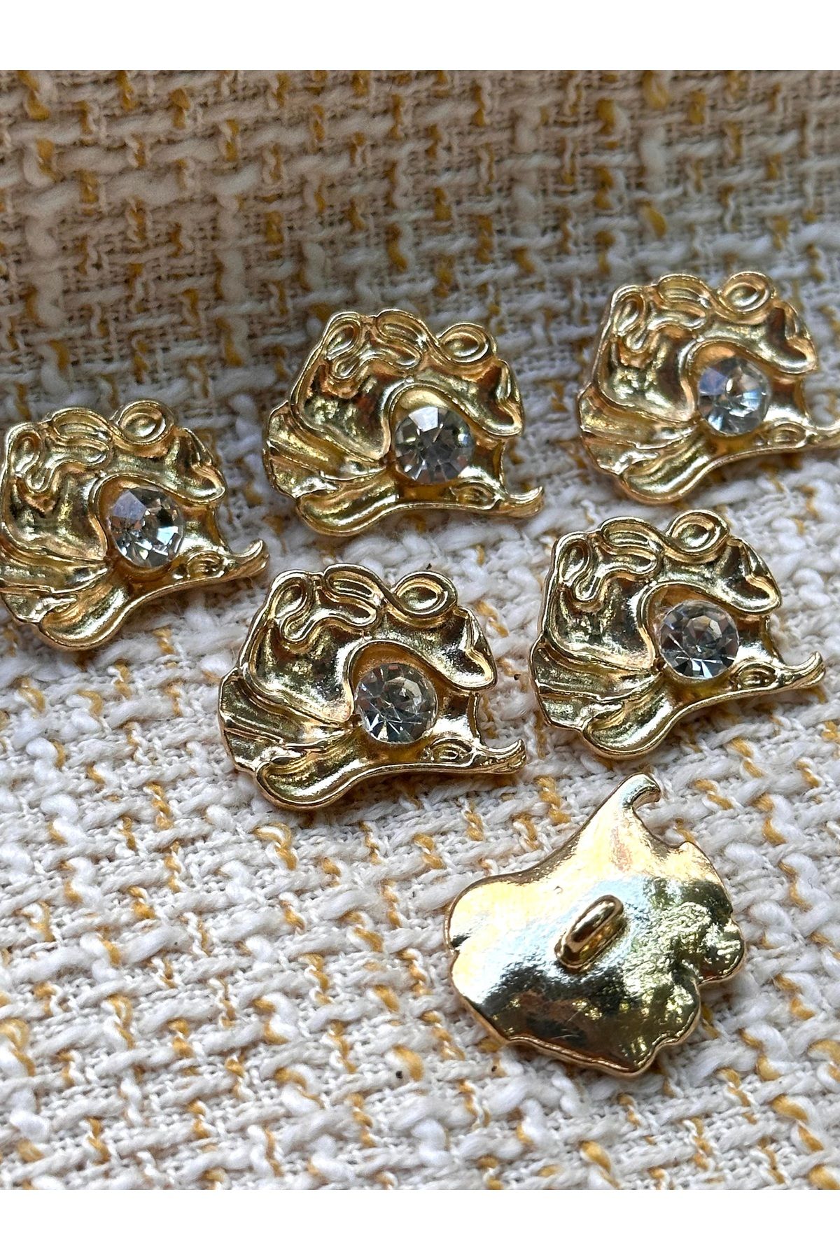 ODDA TASARIM ATÖLYESİ-Gold Colored 6 Button with Crystal Stone in the Middle and Pattern on Top (2.3cm) 3