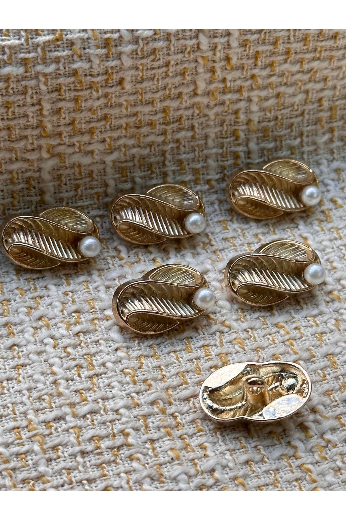ODDA TASARIM ATÖLYESİ İnci detaylı yüksek model gold tasarım 6lı düğme seti(3cm)