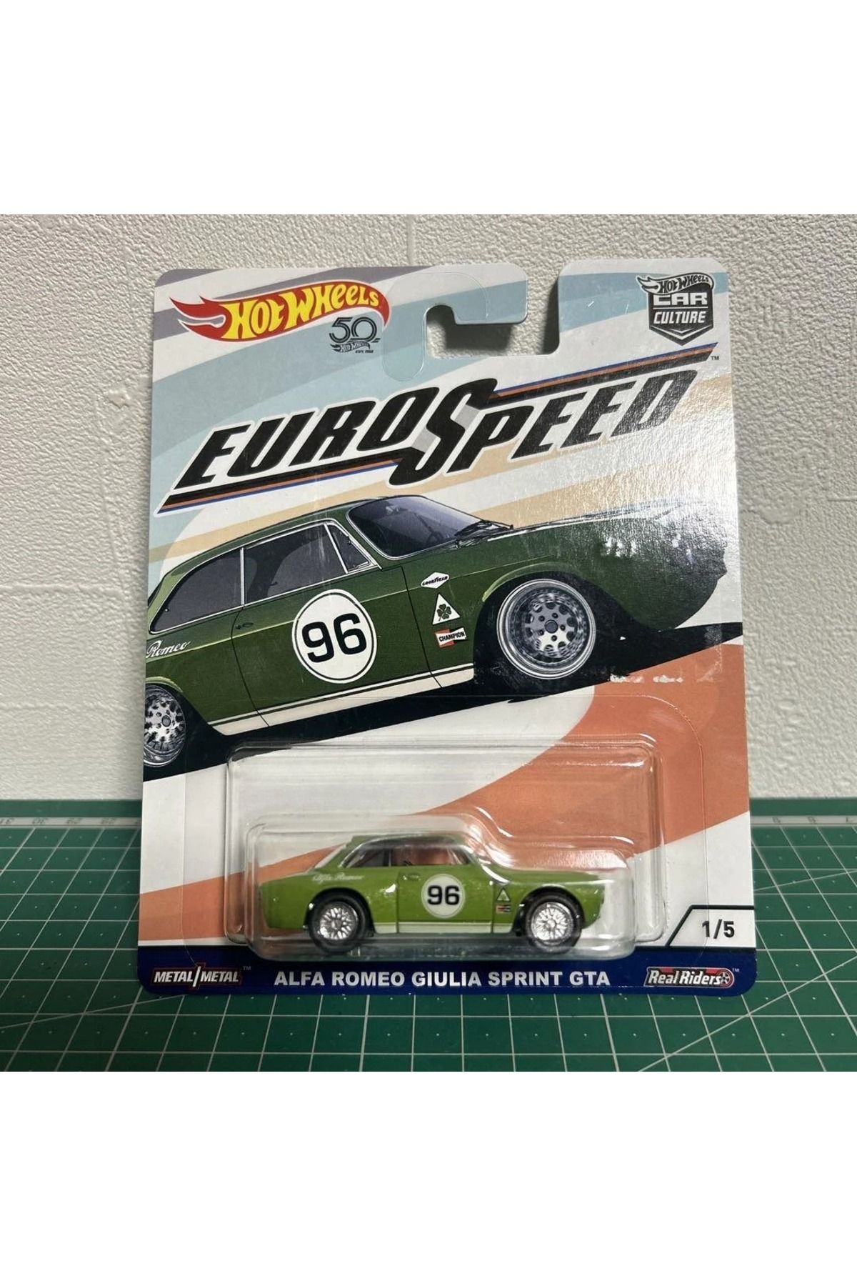 HOT WHEELS Premium Alfa Romeo Giulia Sprint GTA – EuroSpeed Serisi, 1:64 Koleksiyon Model Araba