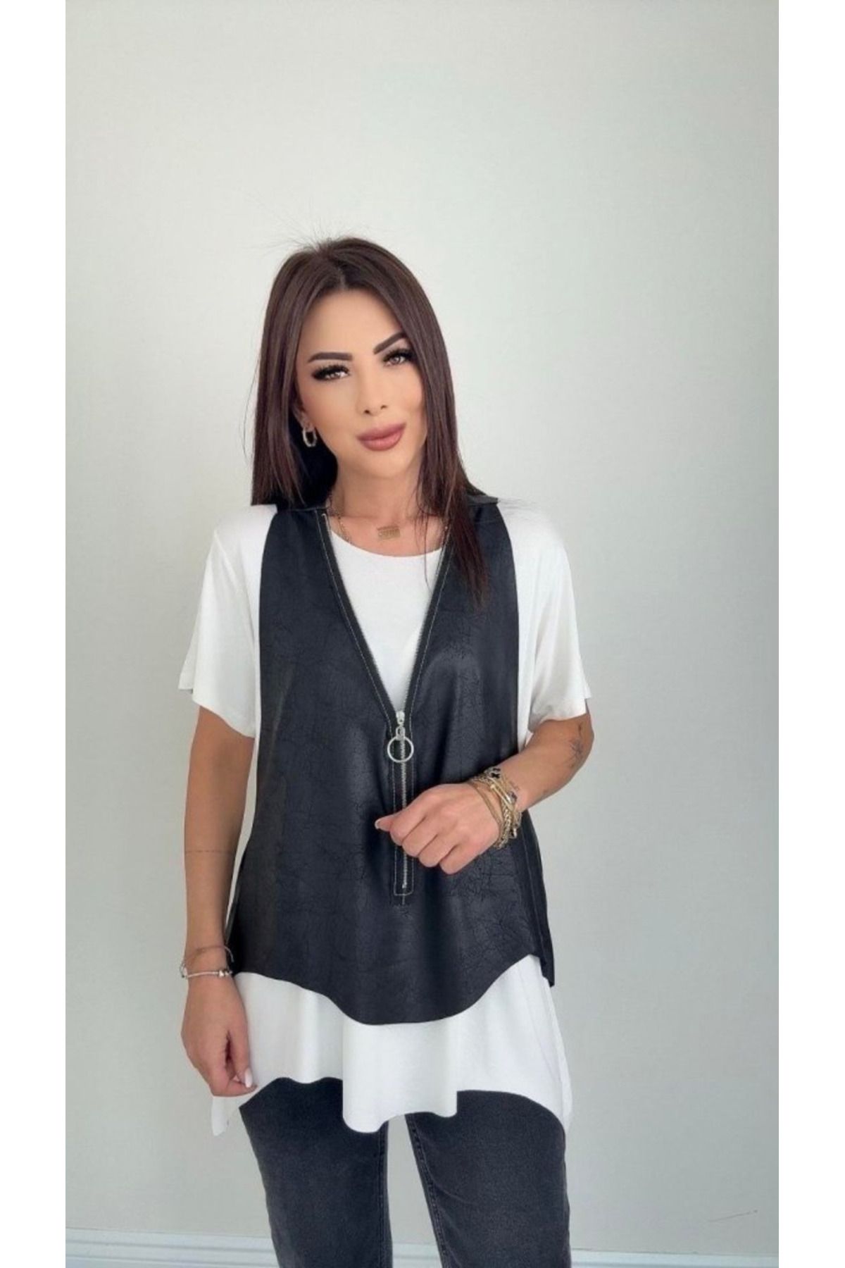 JANES Kadın Kısa Kollu Yuvarlak Yaka Viskon Bluz ve Kolsuz Fermuarlı Çatlak Deri Yelek