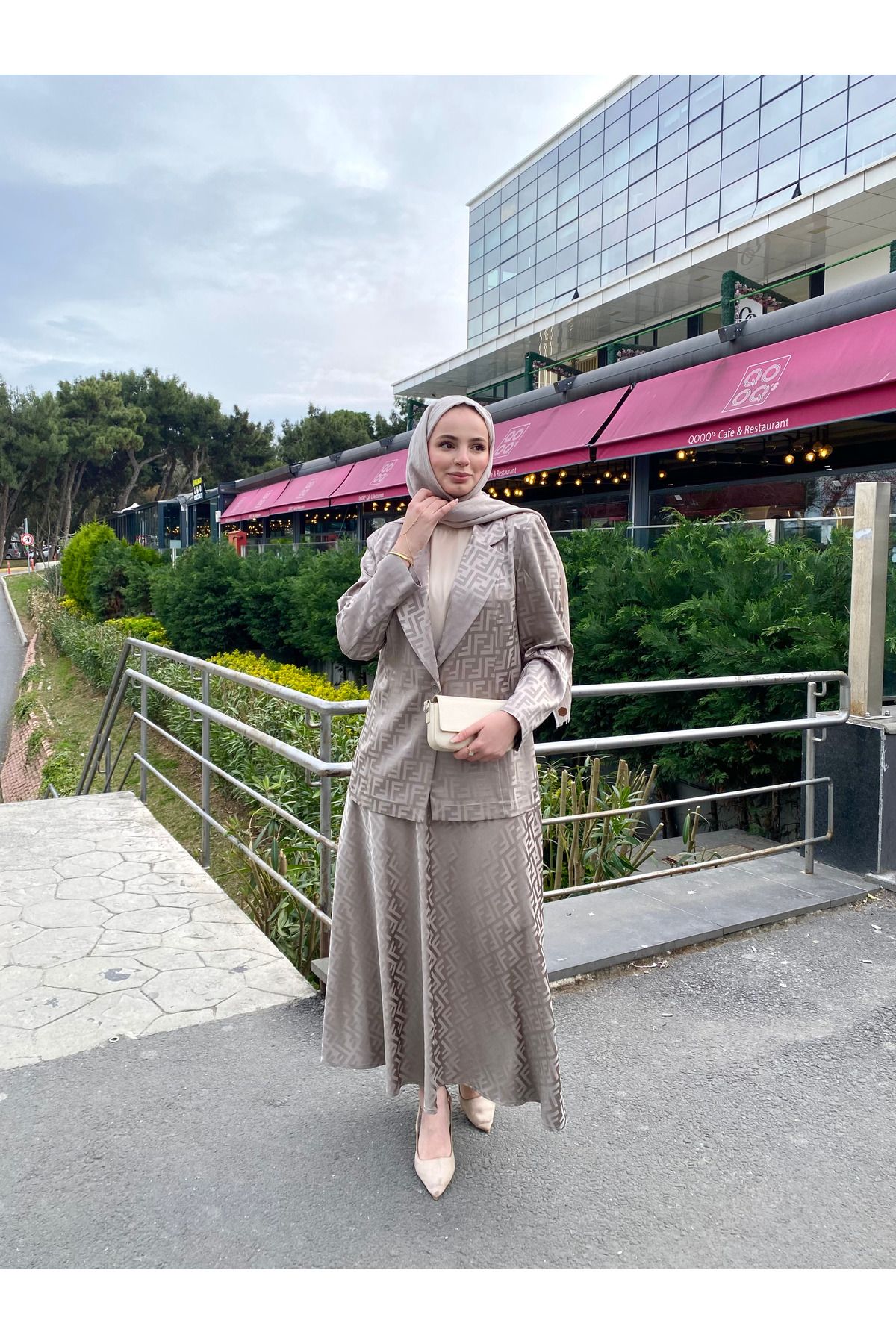 Melisa Boutique By Selma Özkan F Desen İpek Saten Ceketli Etekli Takım