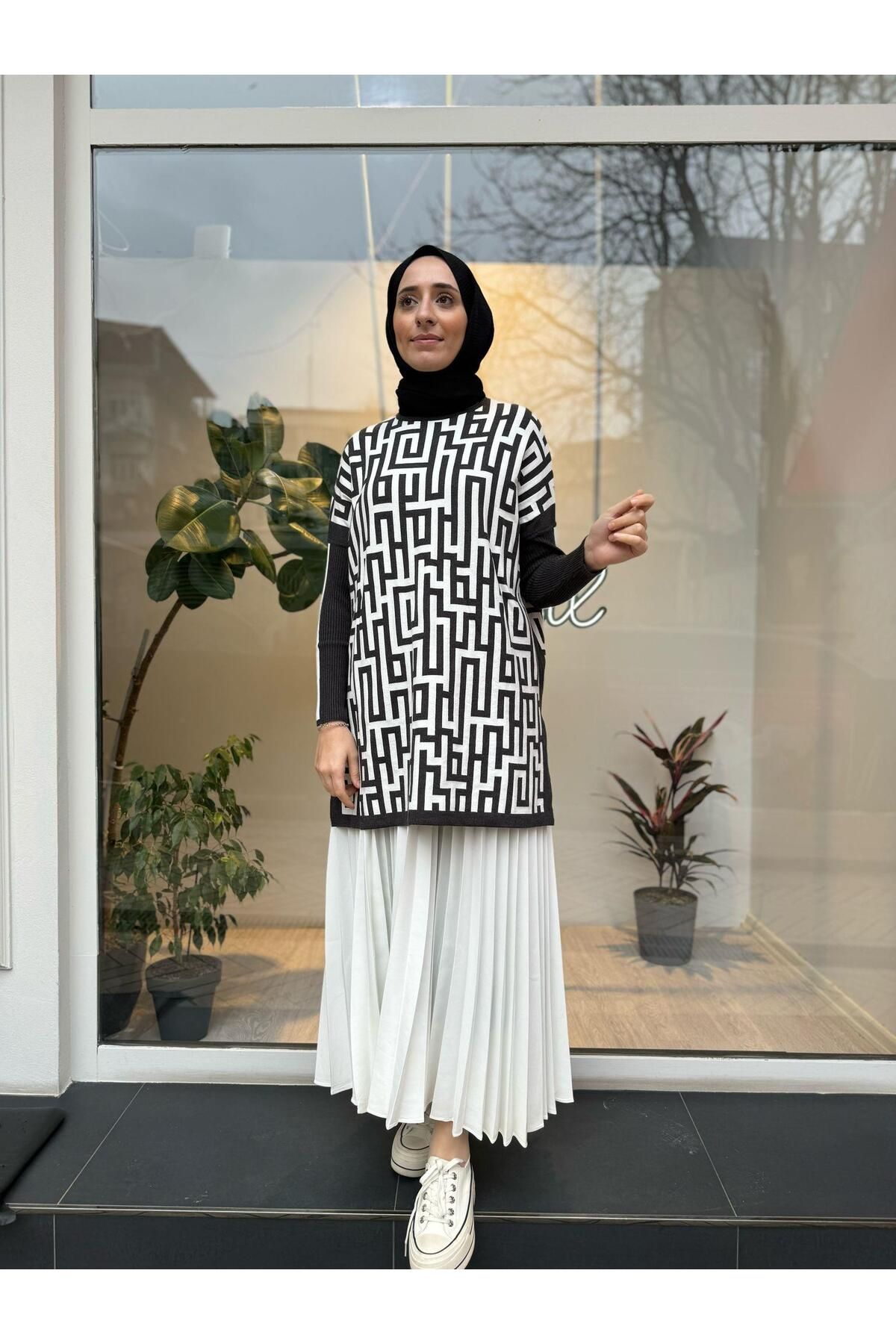 Invee-H Pattern Women's Tunic Anthracite 1
