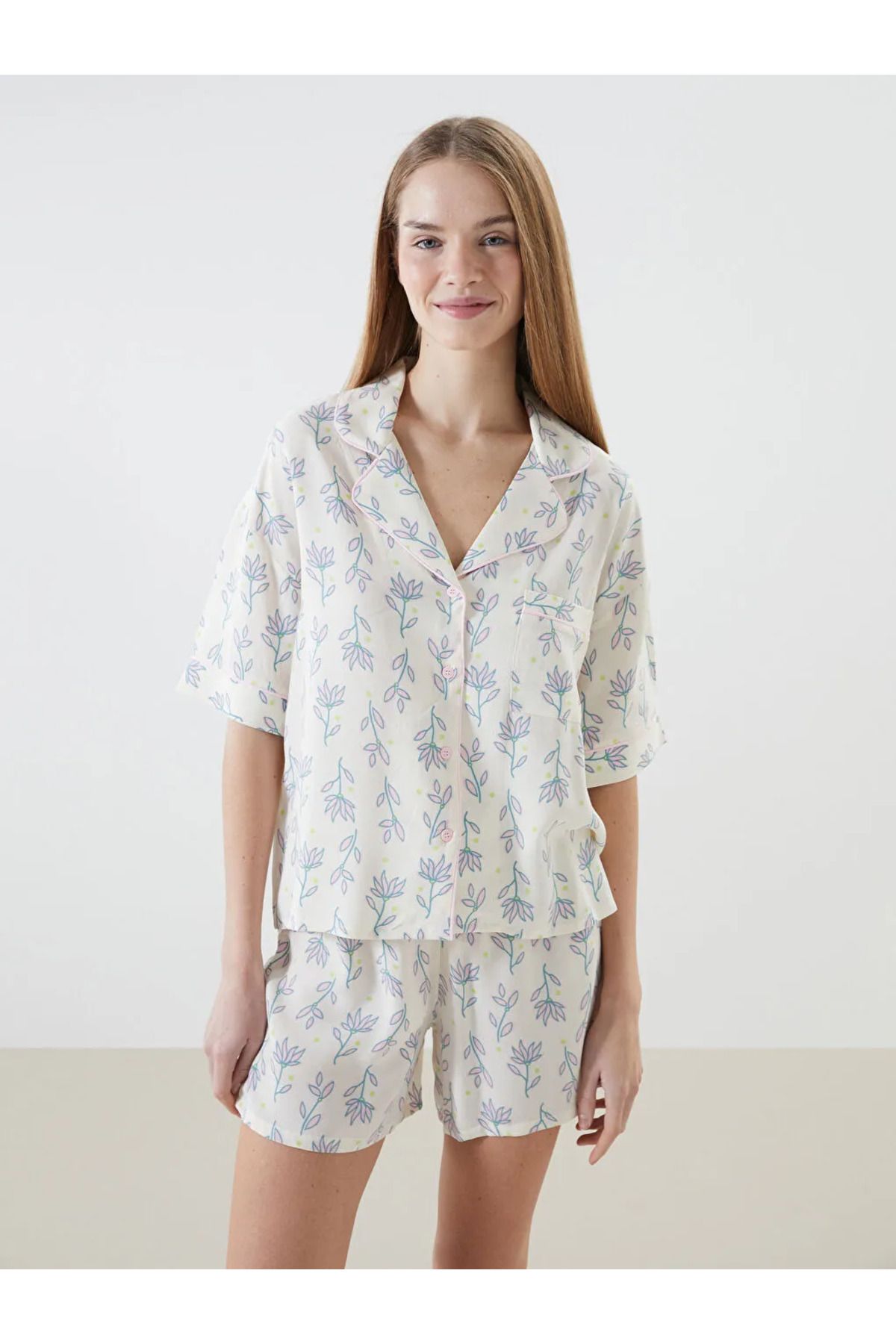 LC Waikiki LCW DREAM Ekru Gömlek Yaka Desenli Kadın Şortlu Pijama Takımı