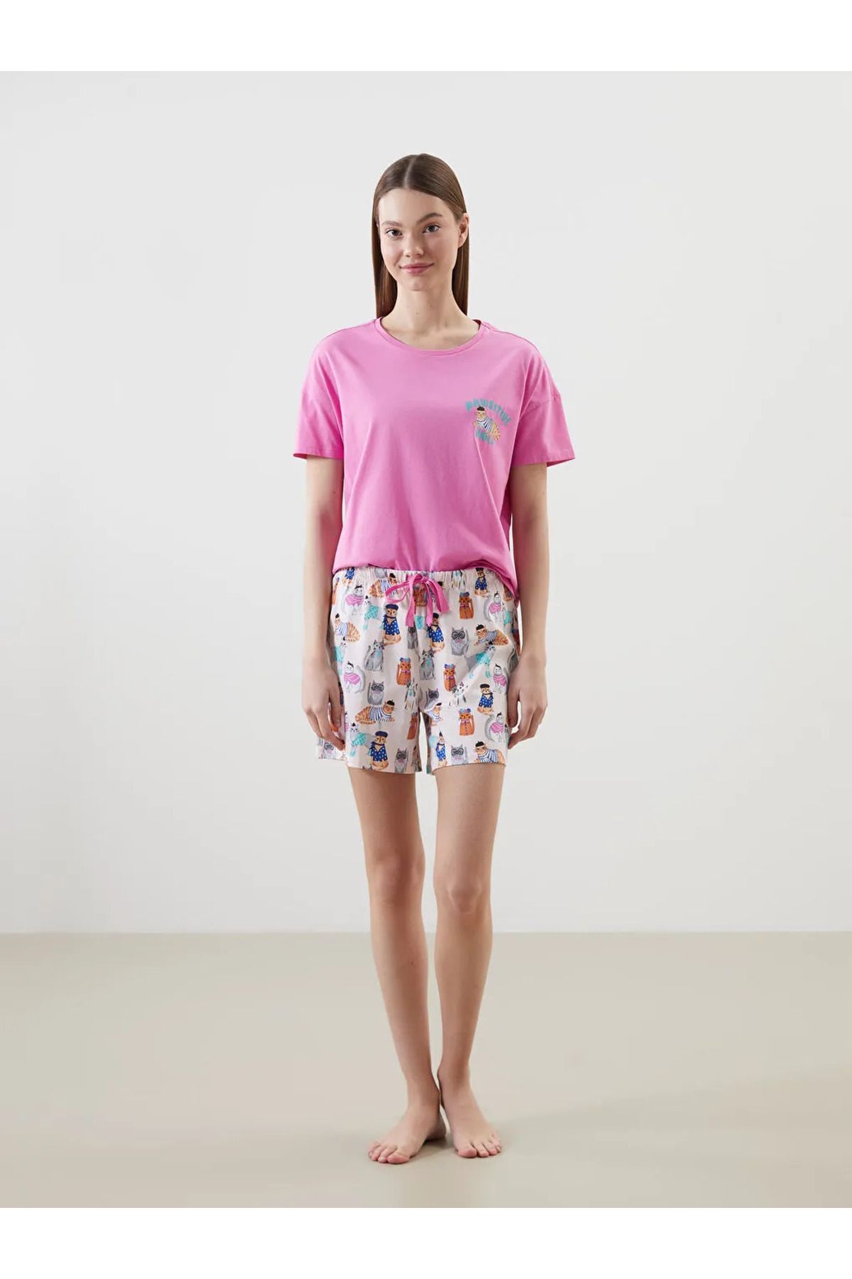 LC Waikiki LCW DREAM Pembe Bisiklet Yaka Baskılı Kadın Şortlu Pijama Takımı