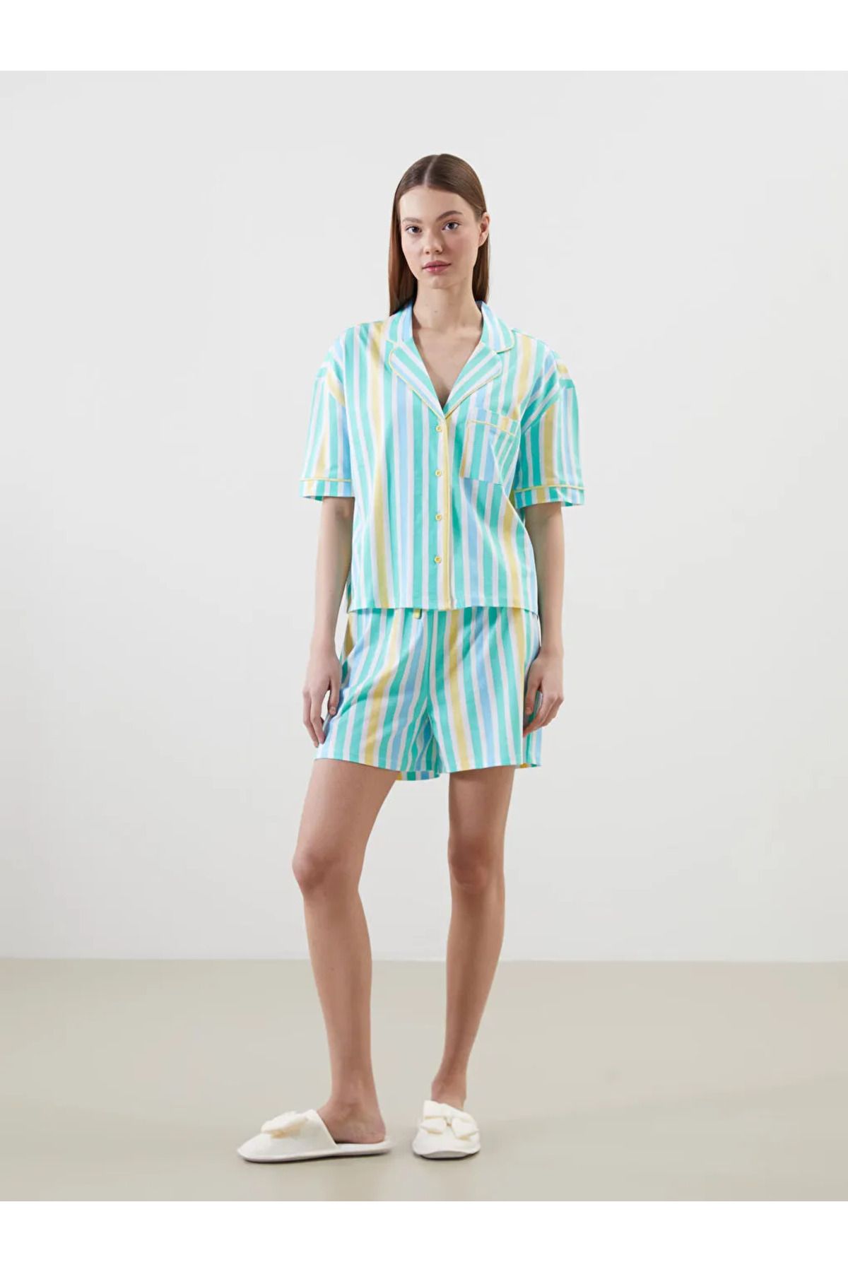LC Waikiki LCW DREAM Sari Gömlek Yaka Çizgili Kadın Şortlu Pijama Takımı