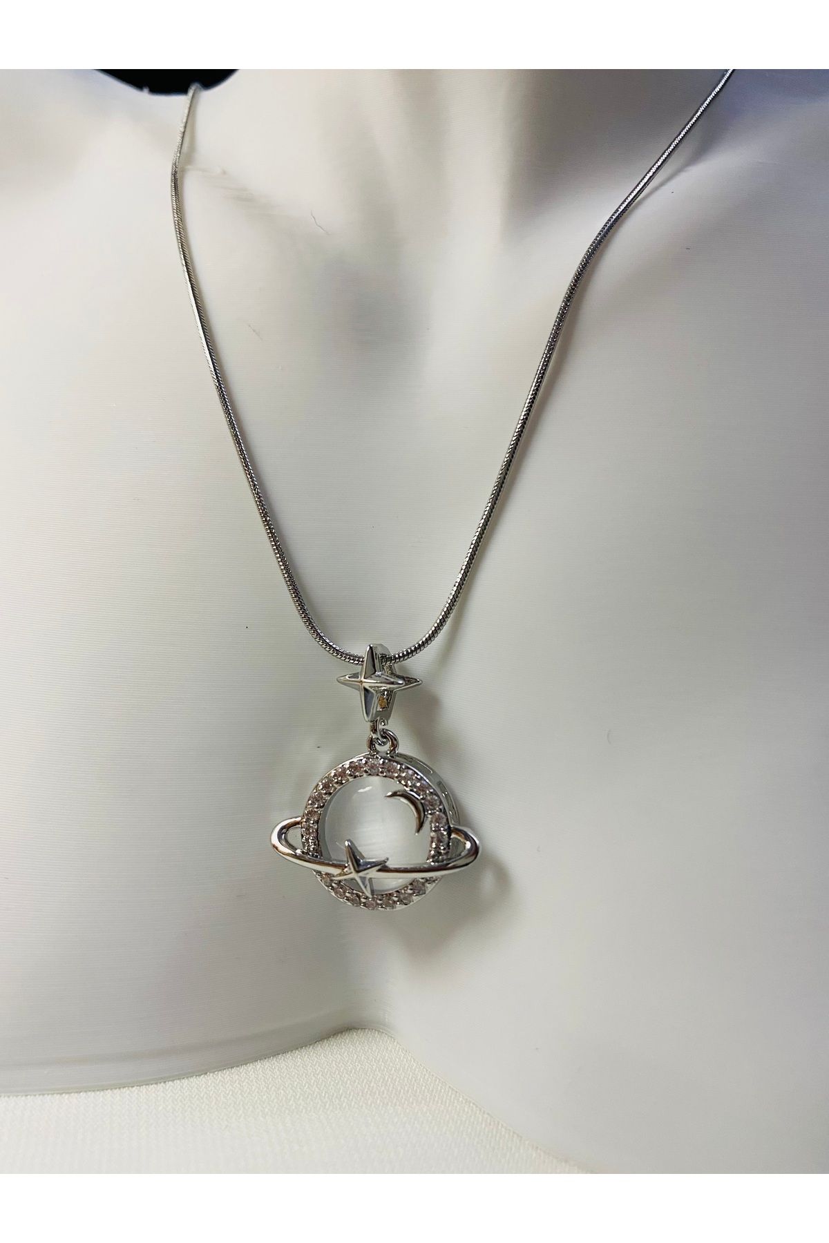 asem jewelry ZİRKON TAŞLI HALKALI GEZEGEN VE BEYAZ TAŞ DETAYLI ŞIK ÇELİK KOLYE