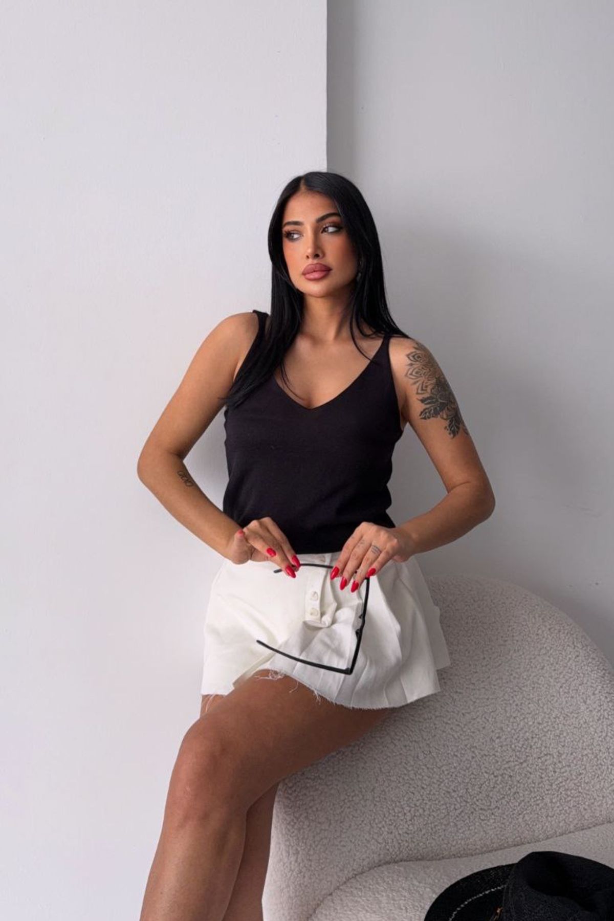 Noi Belis Basic V Yaka Regular/Normal Kalıp İnce Yazlık Bluz SS25BZ0038