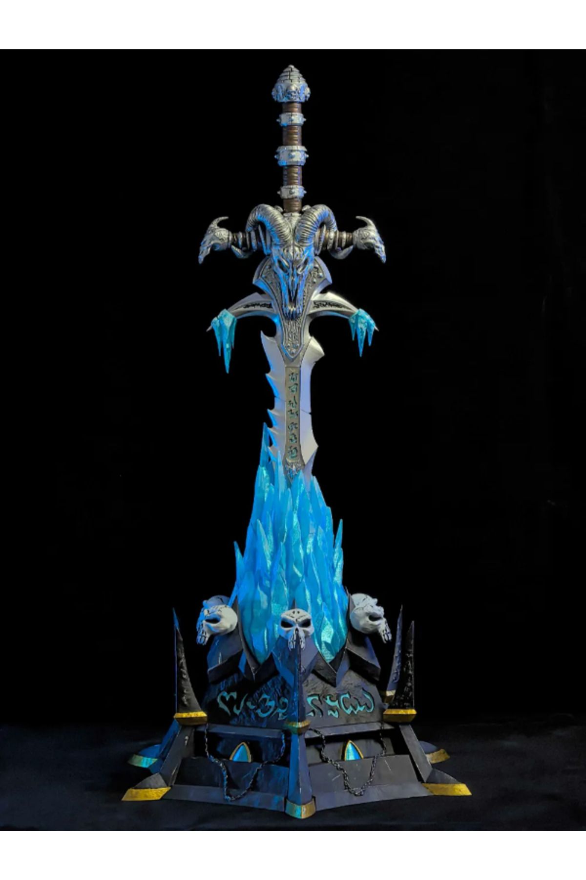 NOMOTHETIC Frostmourne – Lich King’in Yeniden Dövülmüş Kılıcı (WoW)