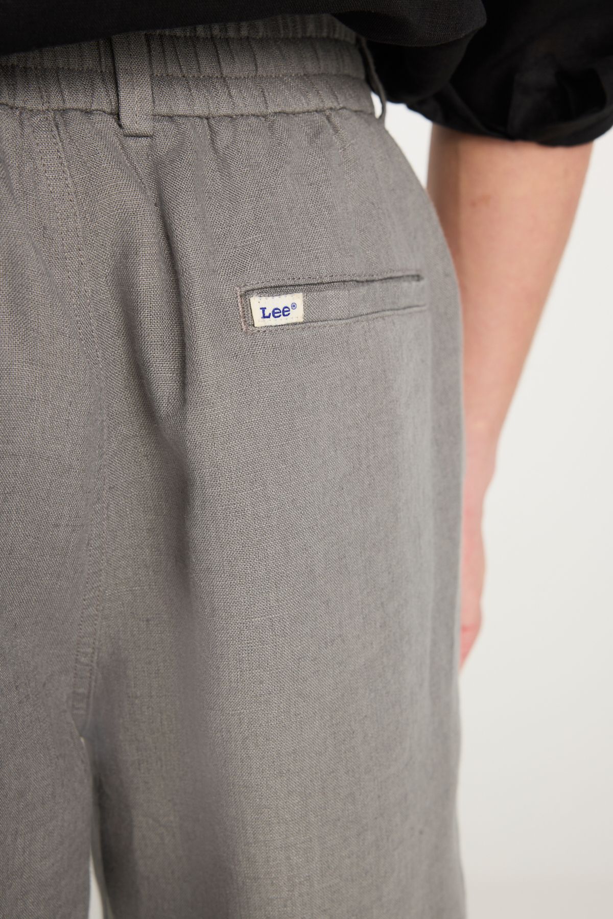 Lee-100% Linen Regular Fit Regular Cut Dark Gray Shorts with Elastic Waist Detail 5