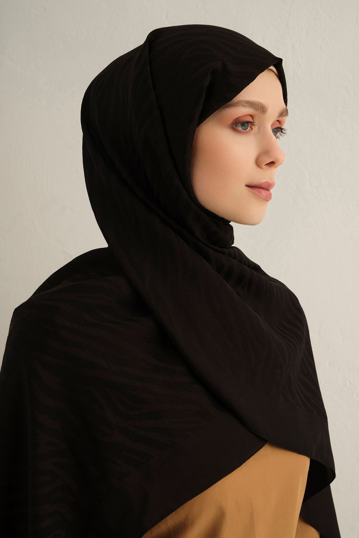 Armine Siyah Pamora Şal 01