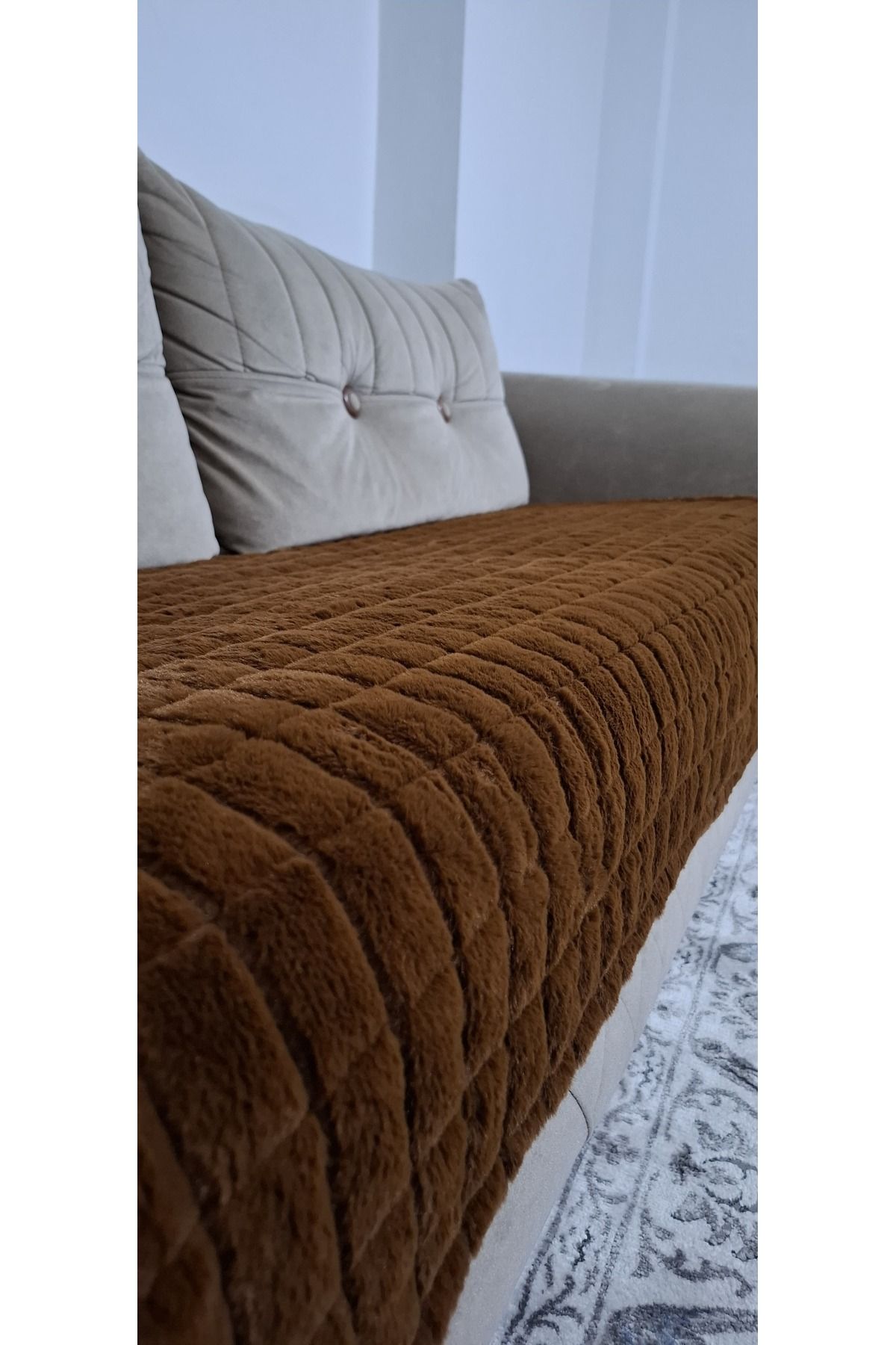 DECORA CASA HOME COLLECTİON Puffy Bubble Tüy Kaymaz Taban Çekyat Koltuk Örtüsü 75x185
