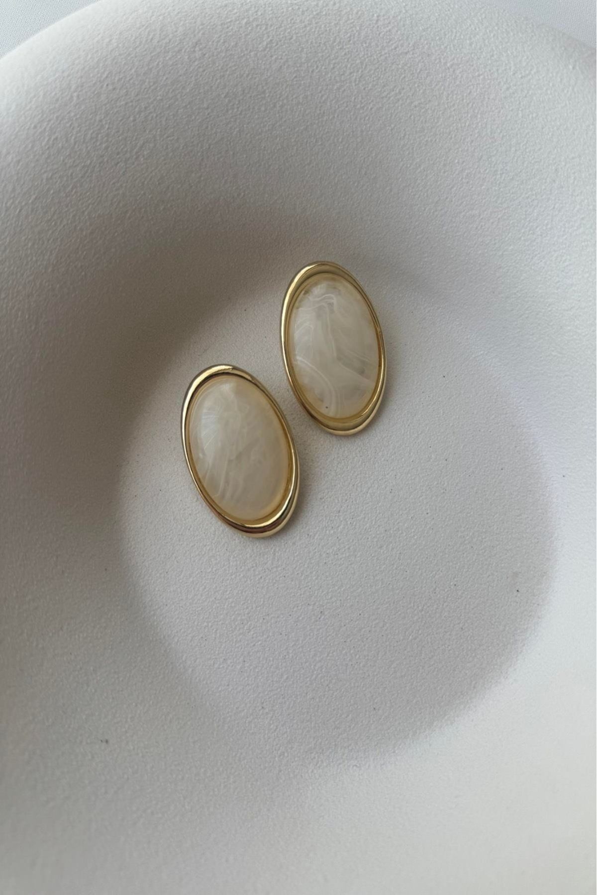 Orvix Accessories KARARMAZ ÇELİK OVAL KREM KADIN KÜPE ABİYE KÜPE YAZLIK KÜPE VİNTAGE KÜPE ANNE KÜPE
