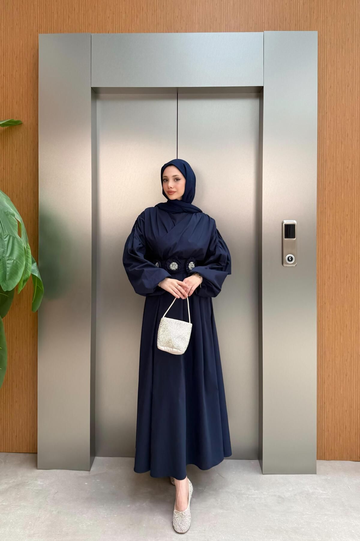 QUQA Büzgülü Gül Kemerli Elbise - Lacivert