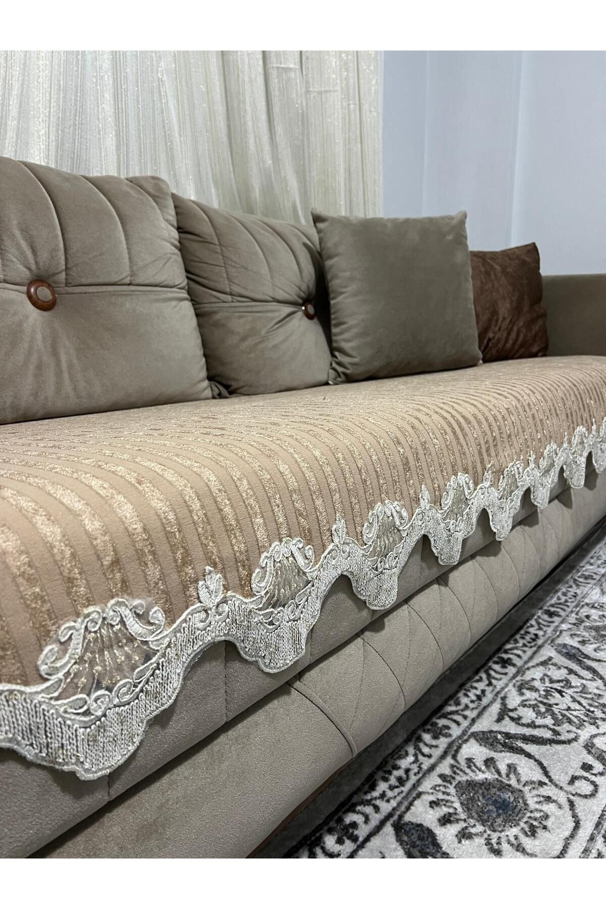 DECORA CASA HOME COLLECTİON Dantelli Çizgili Süngerli Kadife Kaymaz Çekyat Koltuk Örtüsü (85X210)