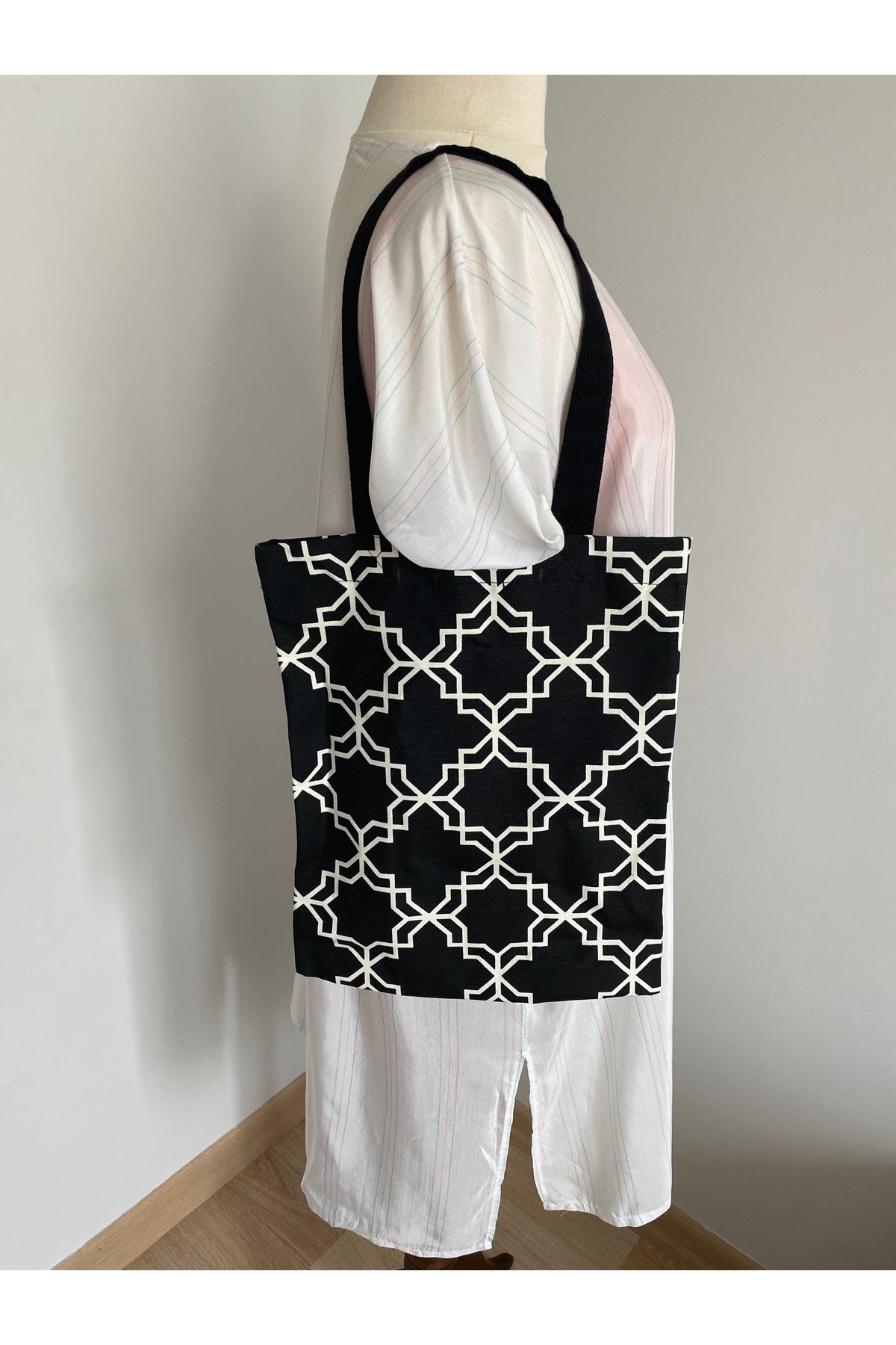 WhiteArt Unisex Siyah Zemin Etnik Desen Pamuklu Canvas Bez Alışveriş Çantası