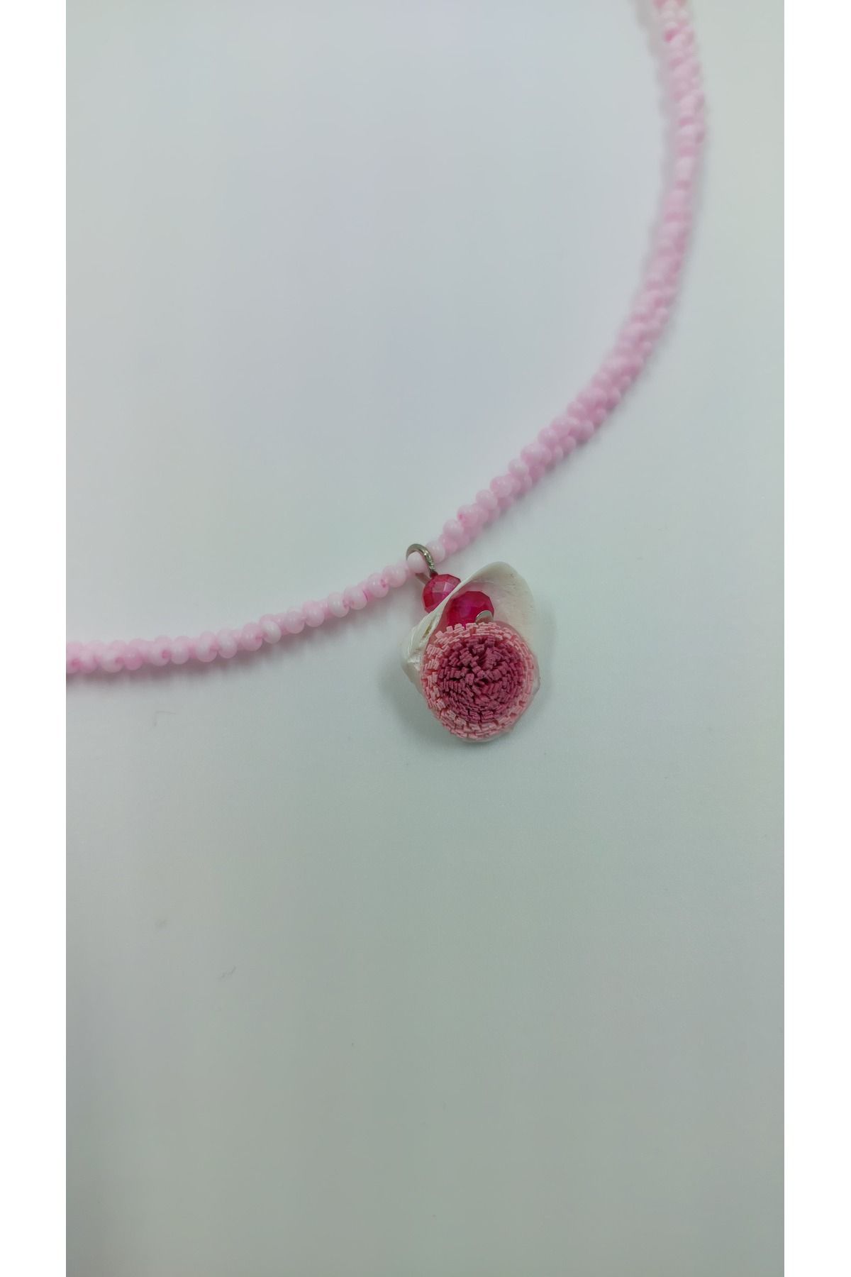 R G Handmade Design Deniz Çiçeği Quilling Kabuk Kolye – El Yapımı Kum Boncuk & Quilling Detaylı