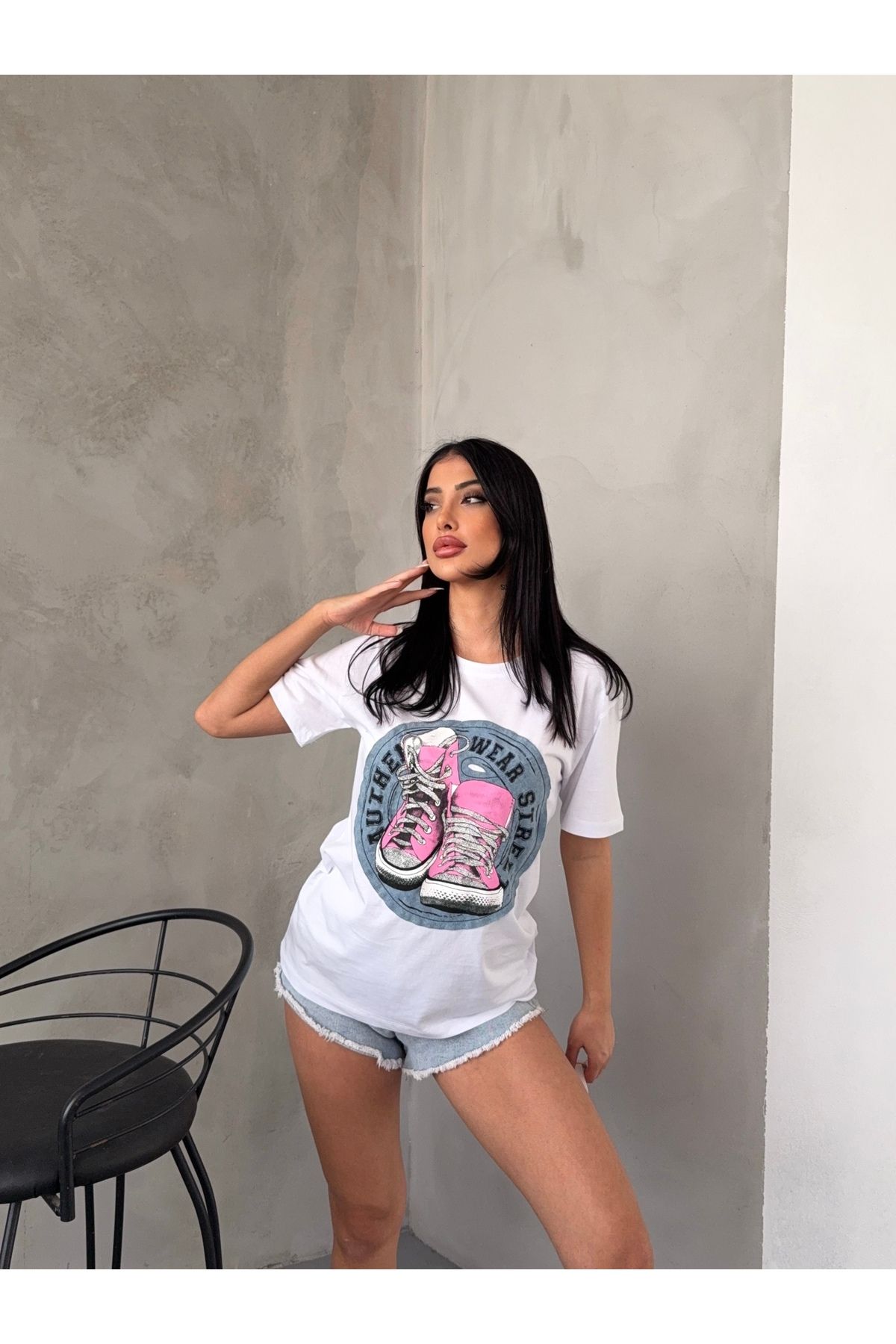 moda paketi Kadın Özel Baskılı Aplike Oversize Pamuklu Bisiklet Yaka T-Shirt