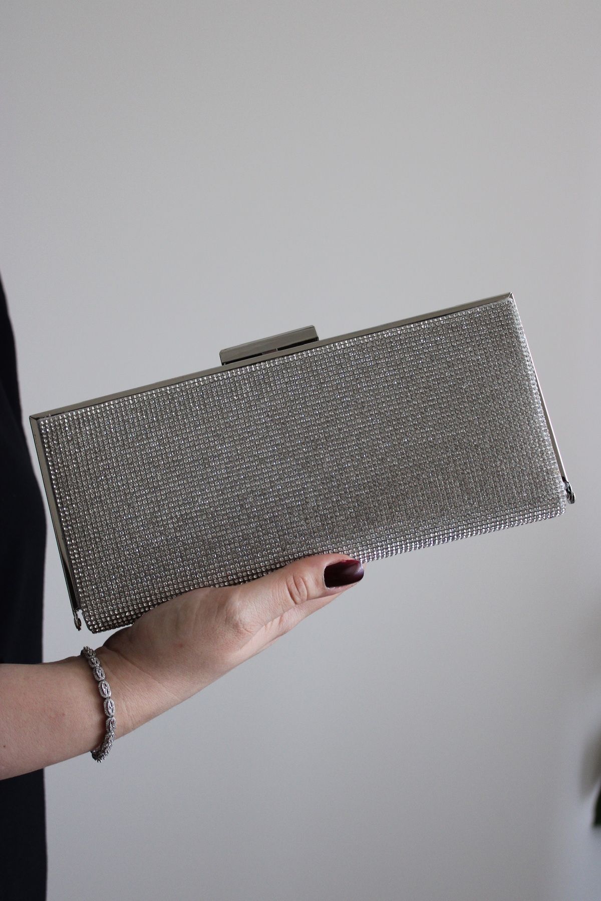 mossi Gümüş Rengi Taşlı Zincirli Abiye Çanta Clutch Portföy Çanta