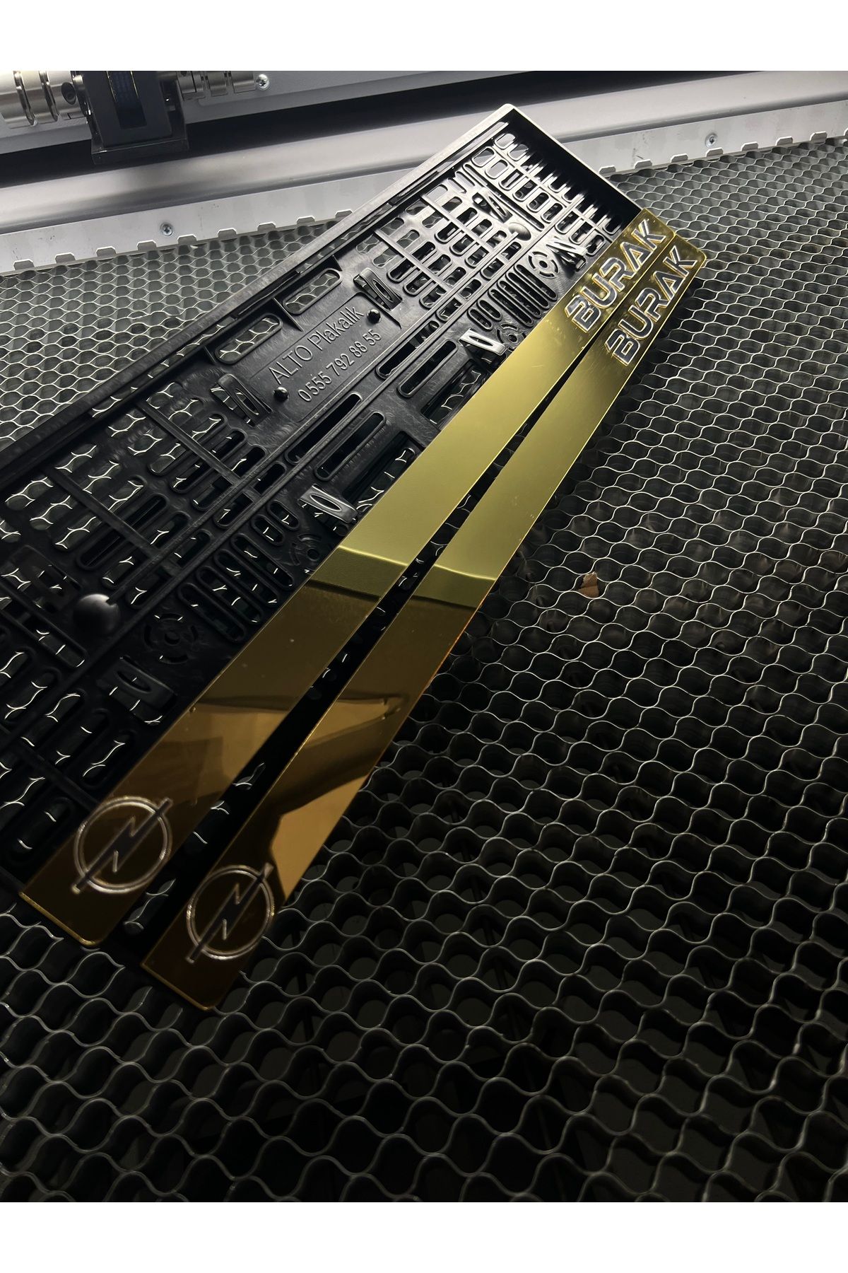 ARGECNC Oto pleksi plakalık gold zemin silver yazı