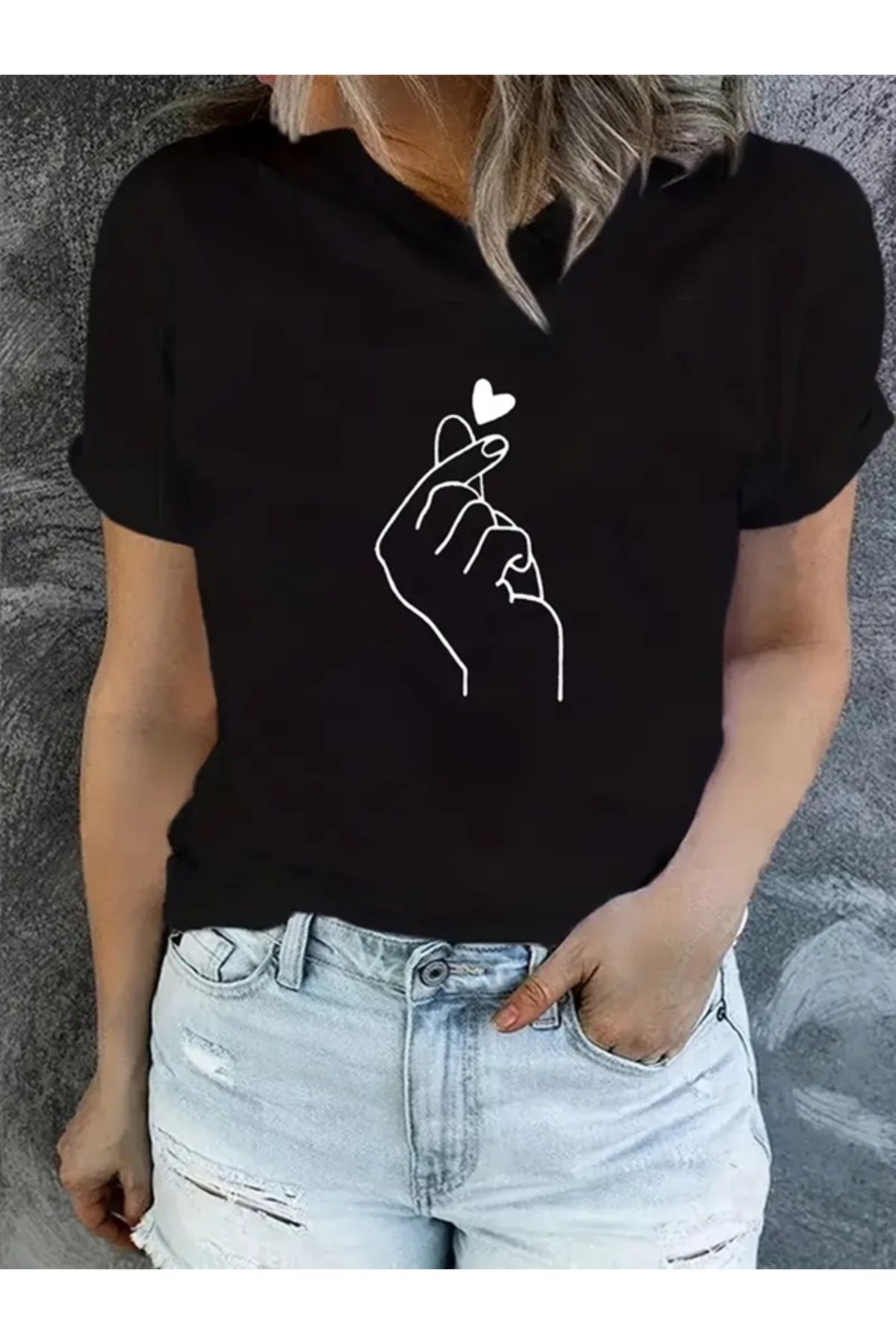 EXPECTED Kadın Parmak Kalp Baskılı T-Shirt, Yaz ve Bahar için Kısa Kollu Bisiklet Yaka Rahat Üst, Kadın Giyim