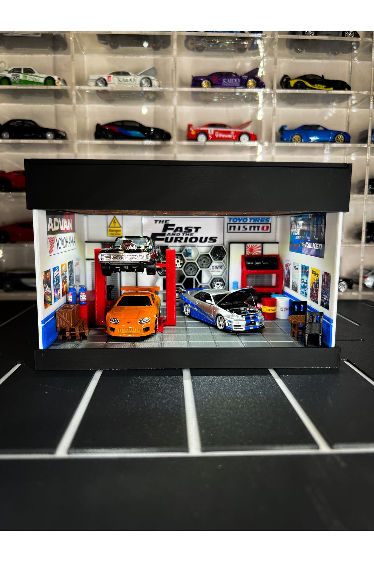 Figure Mood 1/64 Ölçek Işıklı Fast & Furious Temalı Garaj Dioraması Diecast Koleksiyon (araç dahil değildir)
