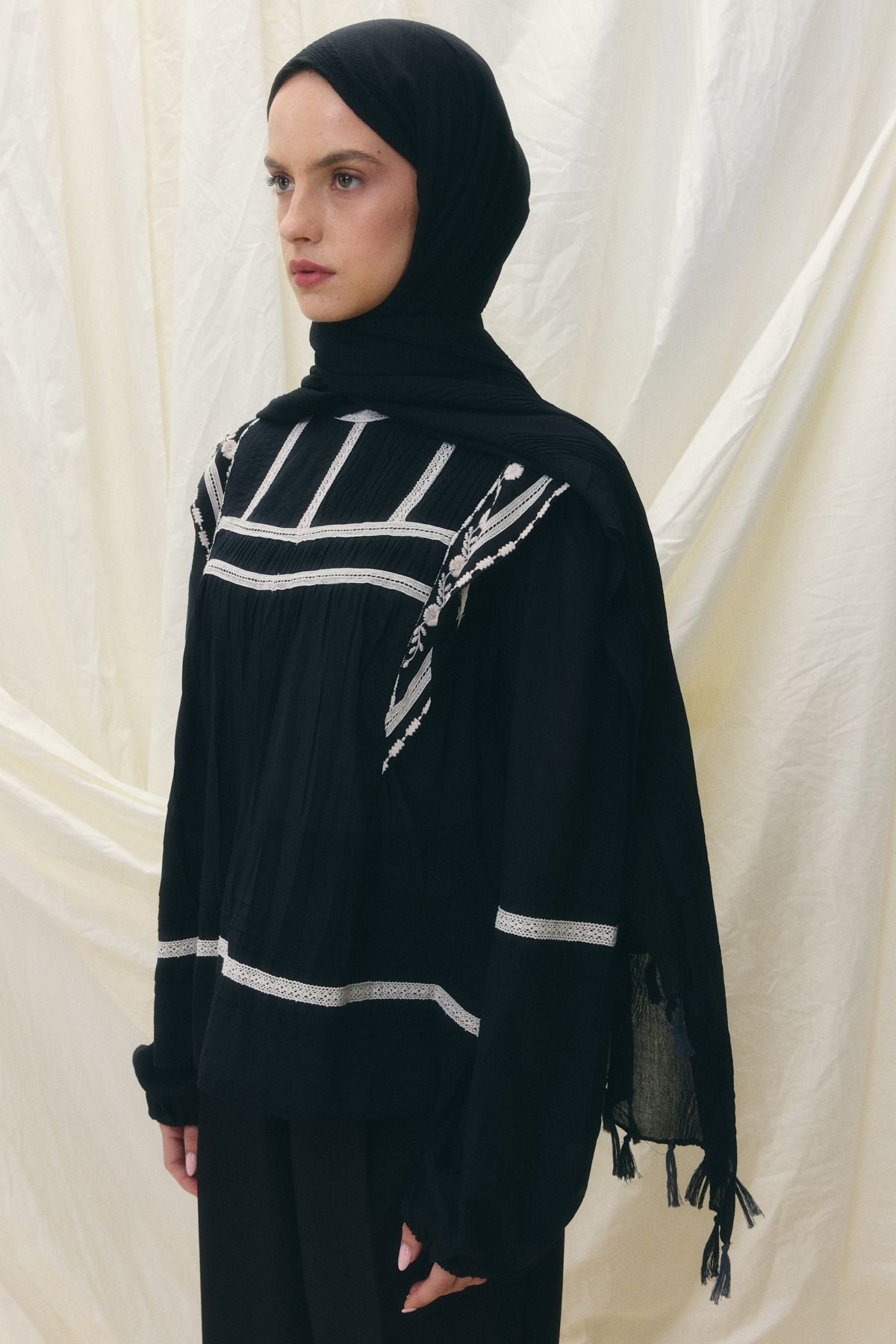 FENZA SCARF LİLYUM SİYAH SAÇAK PÜSKÜLLÜ PAMUKLU ŞAL
