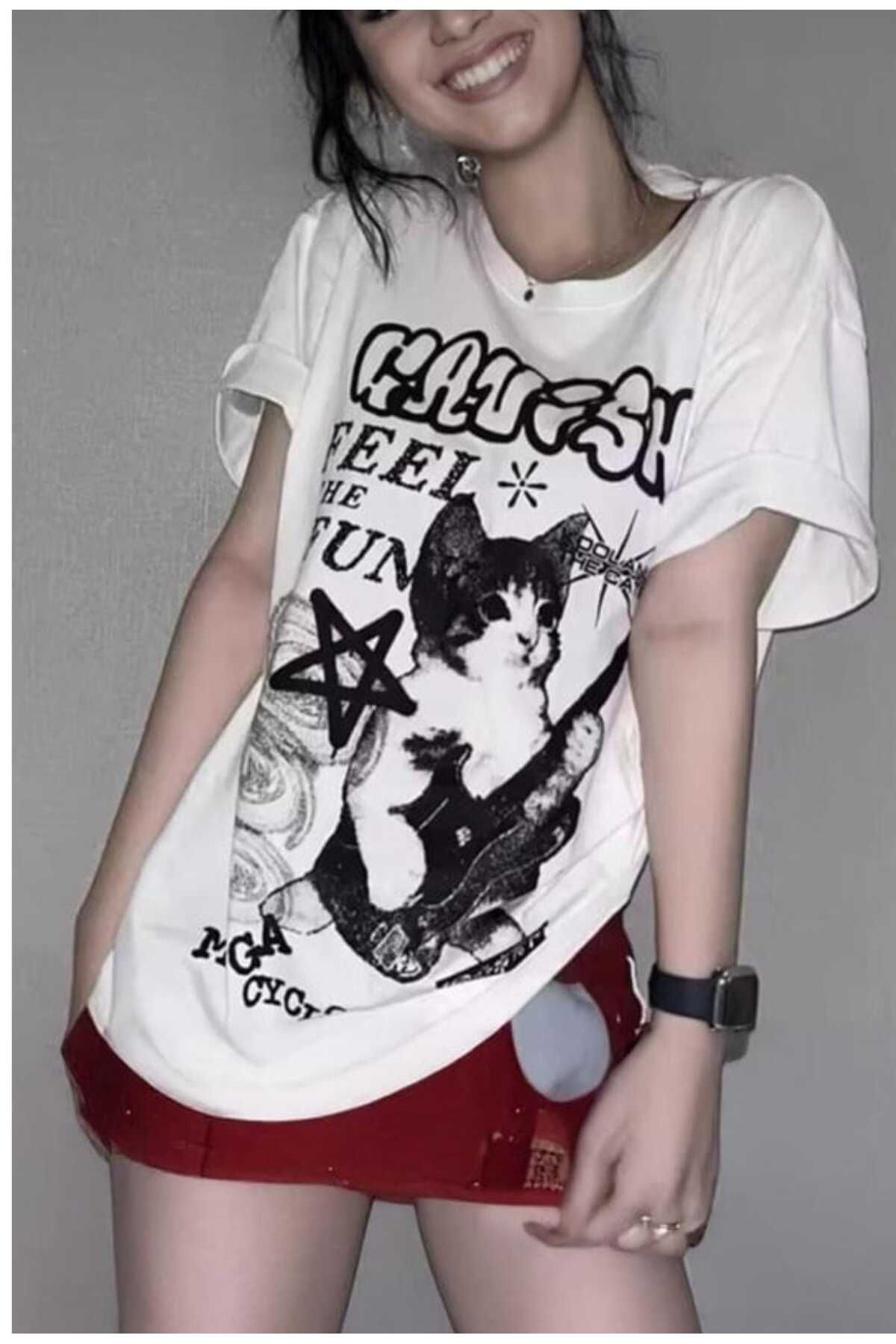 İsra Ayyıldız Moonstar Collection Beyaz Playing Guitar Cat Unisex T-shirt