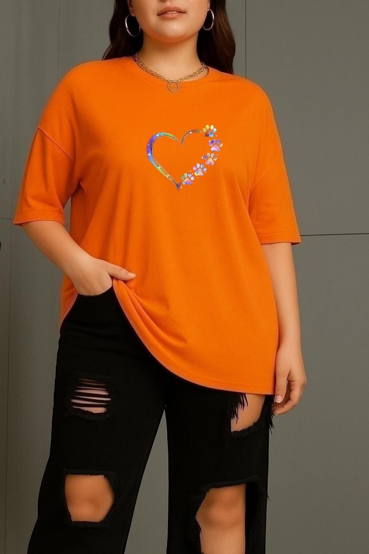 BENROMA BÜYÜK BEDEN RENKLİ KALP BASKILI UNİSEX TİŞÖRT