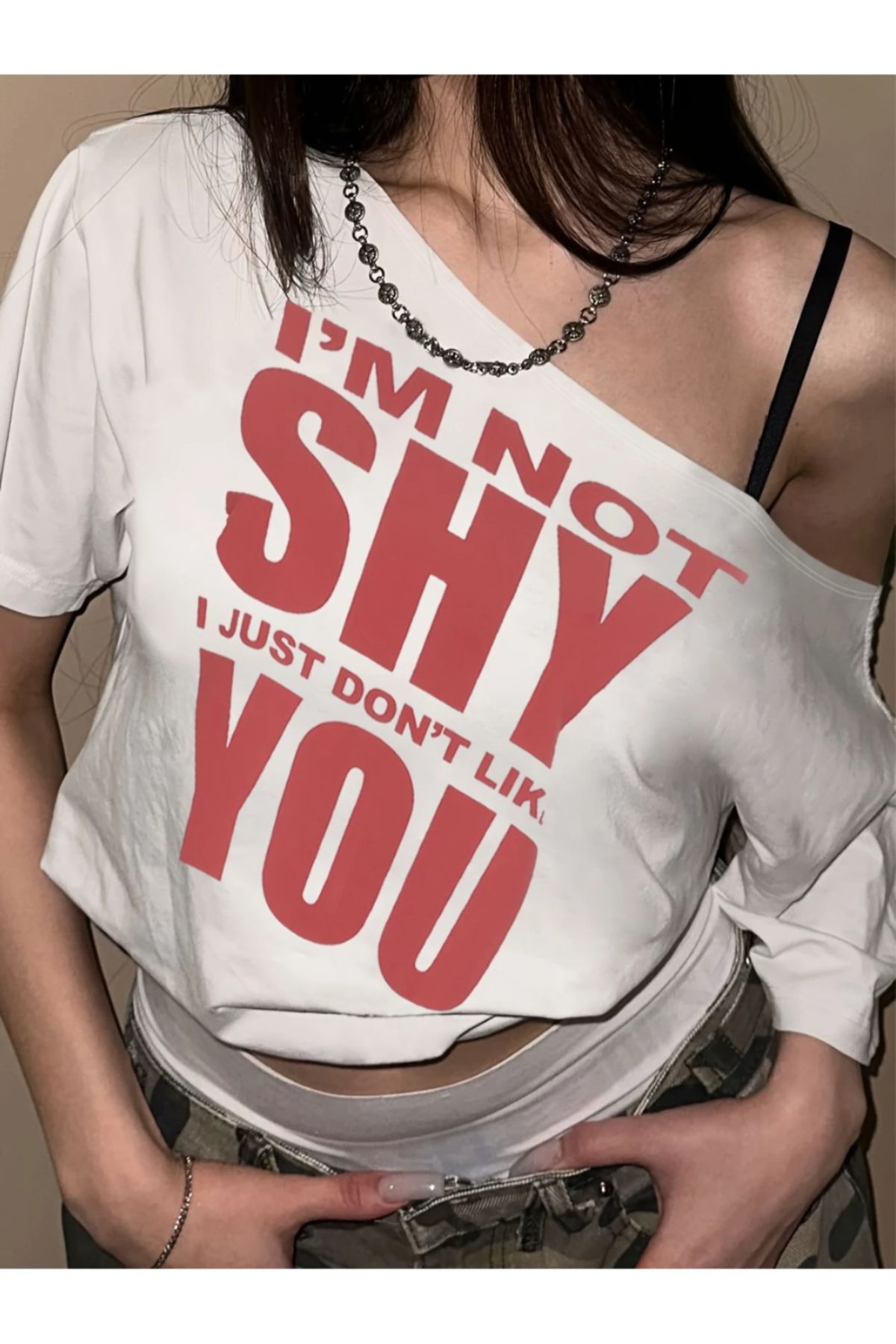 Koklonmoda Büyük Beden Kadın Düşük Omuz Kayık Yaka Shy You Baskılı T-Shirt