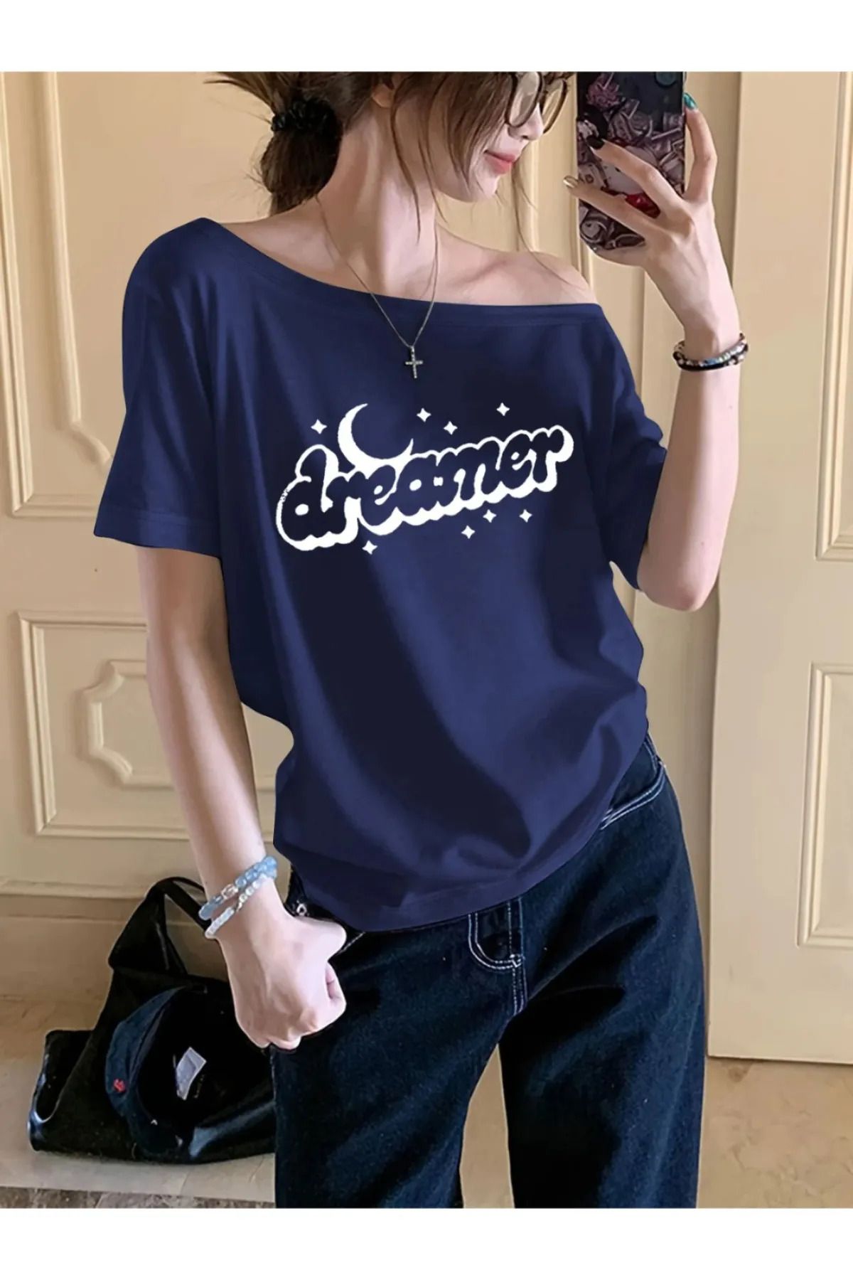 Koklonmoda Büyük Beden Kadın Düşük Omuz Kayık Yaka Dreamer Baskılı T-Shirt