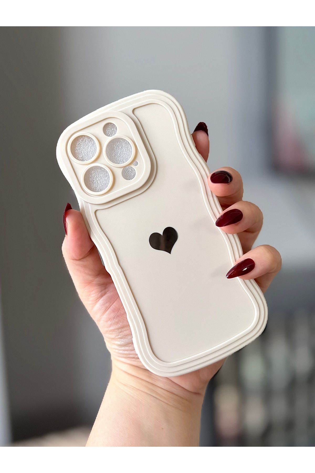 MirazTasarim IPHONE 16 PRO DALGALI KENARLI KALP BASKILI KILIF KREM