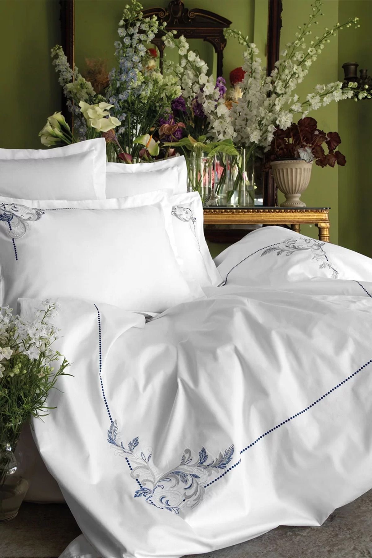 İssimo Home Voyant Blue Nakışlı 300 TC (120 Tel) Pamuk Saten Nevresim Takımı Çift Kişilik
