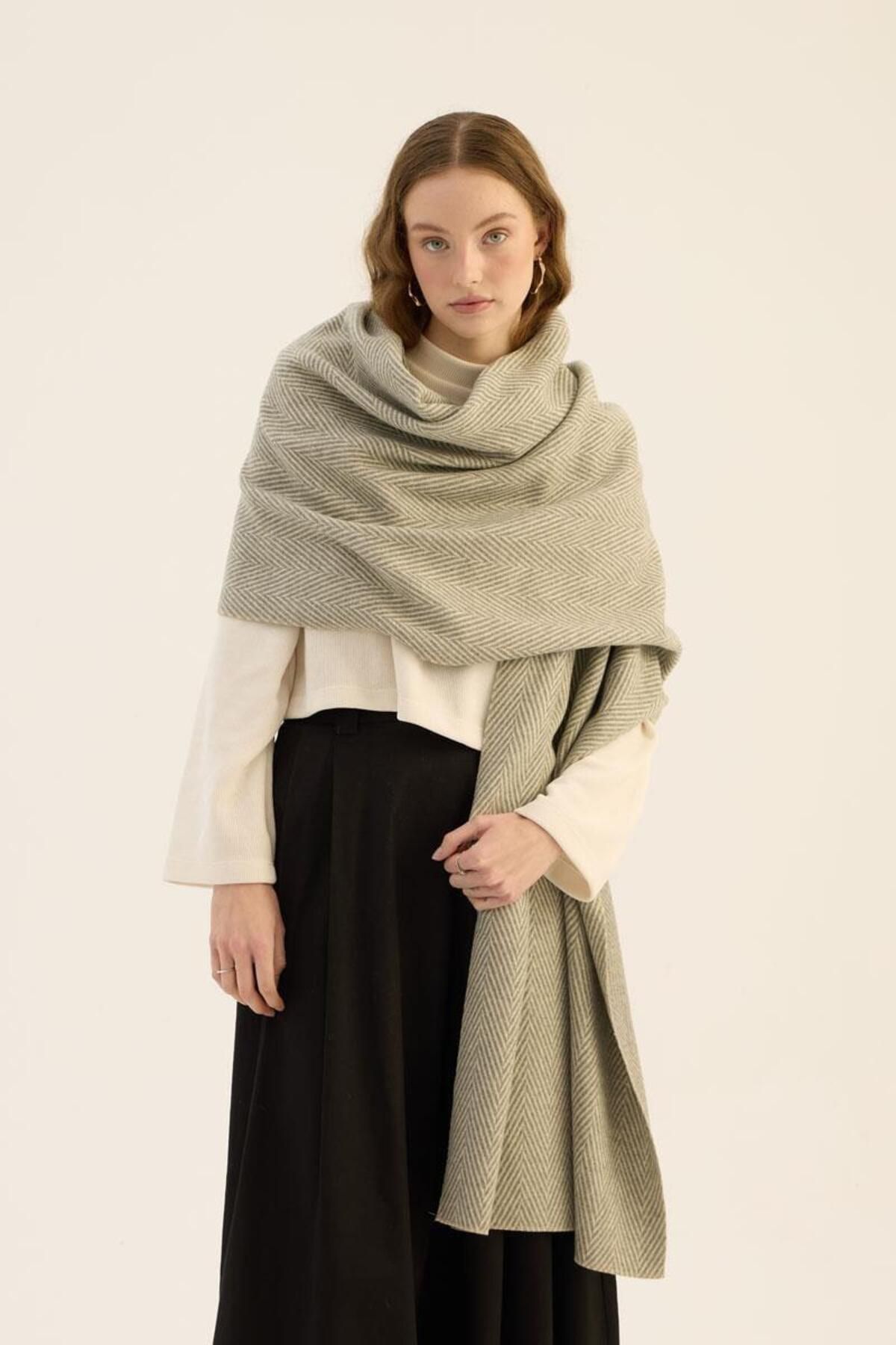 ALYOSHA FASHION Tüylü Balıksırtı Desen Atkı Açık gri