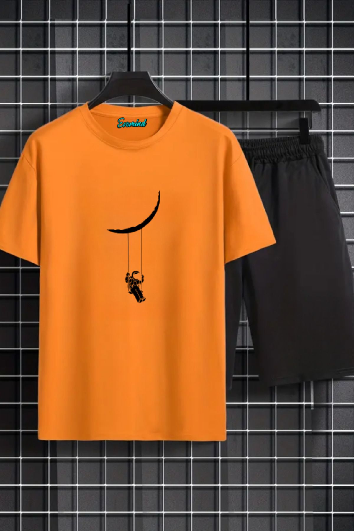 artı4 Sallanan Astronot Baskılı Unisex Şort T-shirt Takım