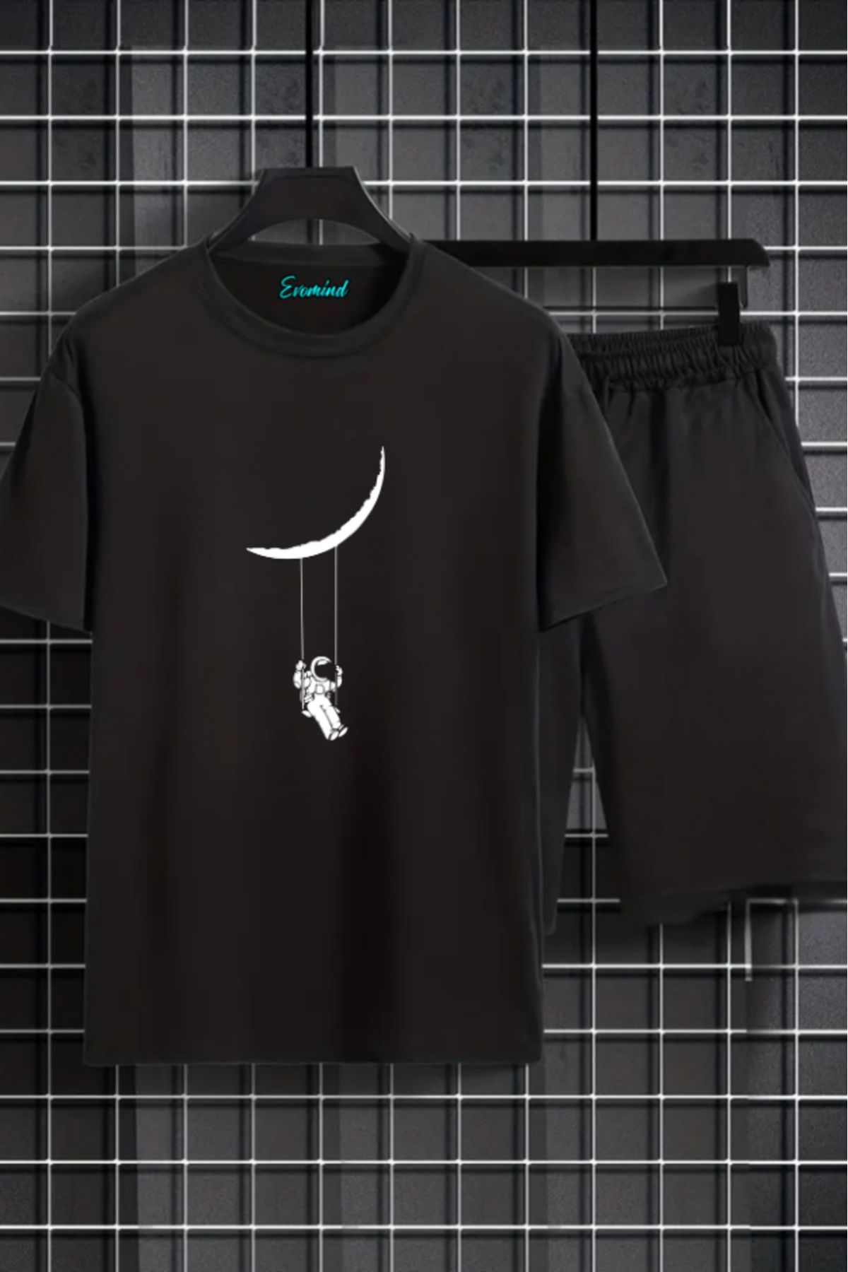 artı4 Sallanan Astronot Baskılı Unisex Şort T-shirt Takım